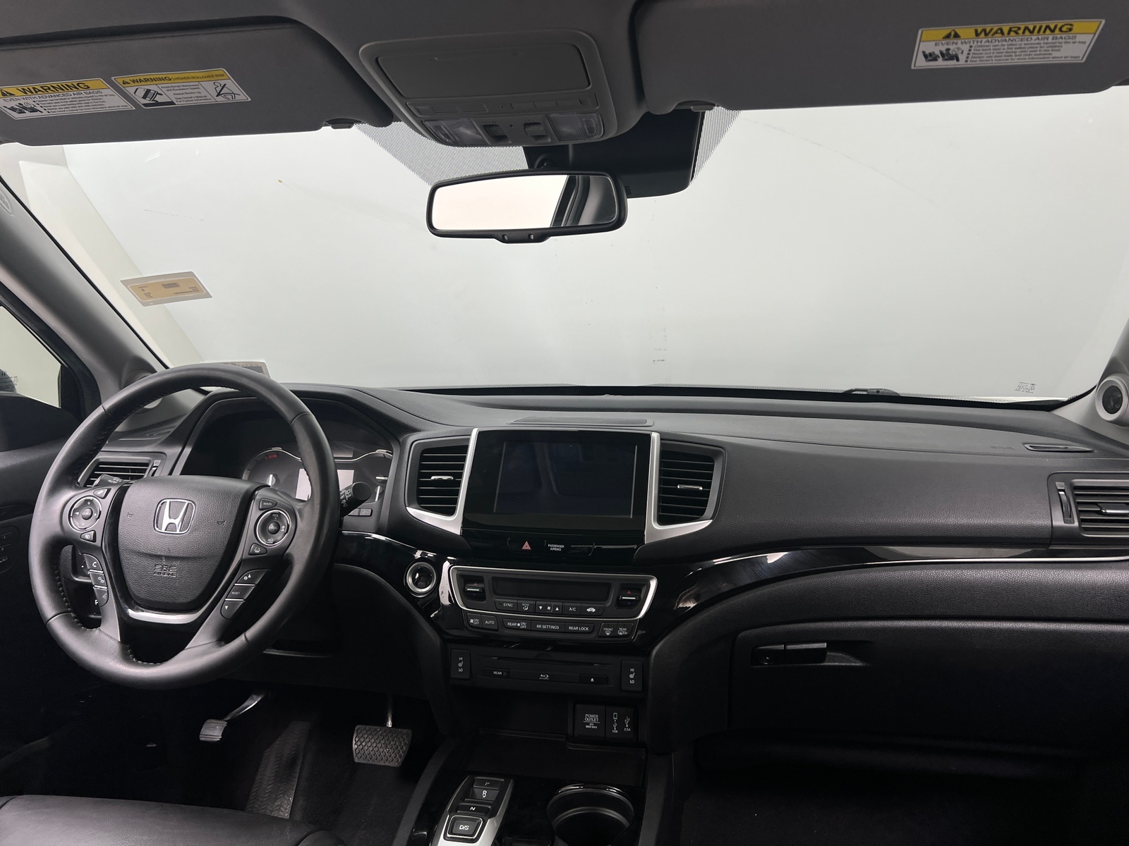 Thumbnail: 2017 Honda Pilot - 2