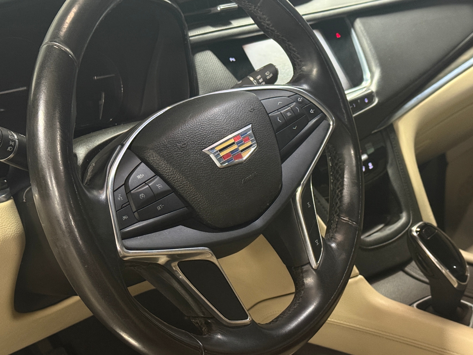 Thumbnail: 2017 Cadillac XT5 - 4