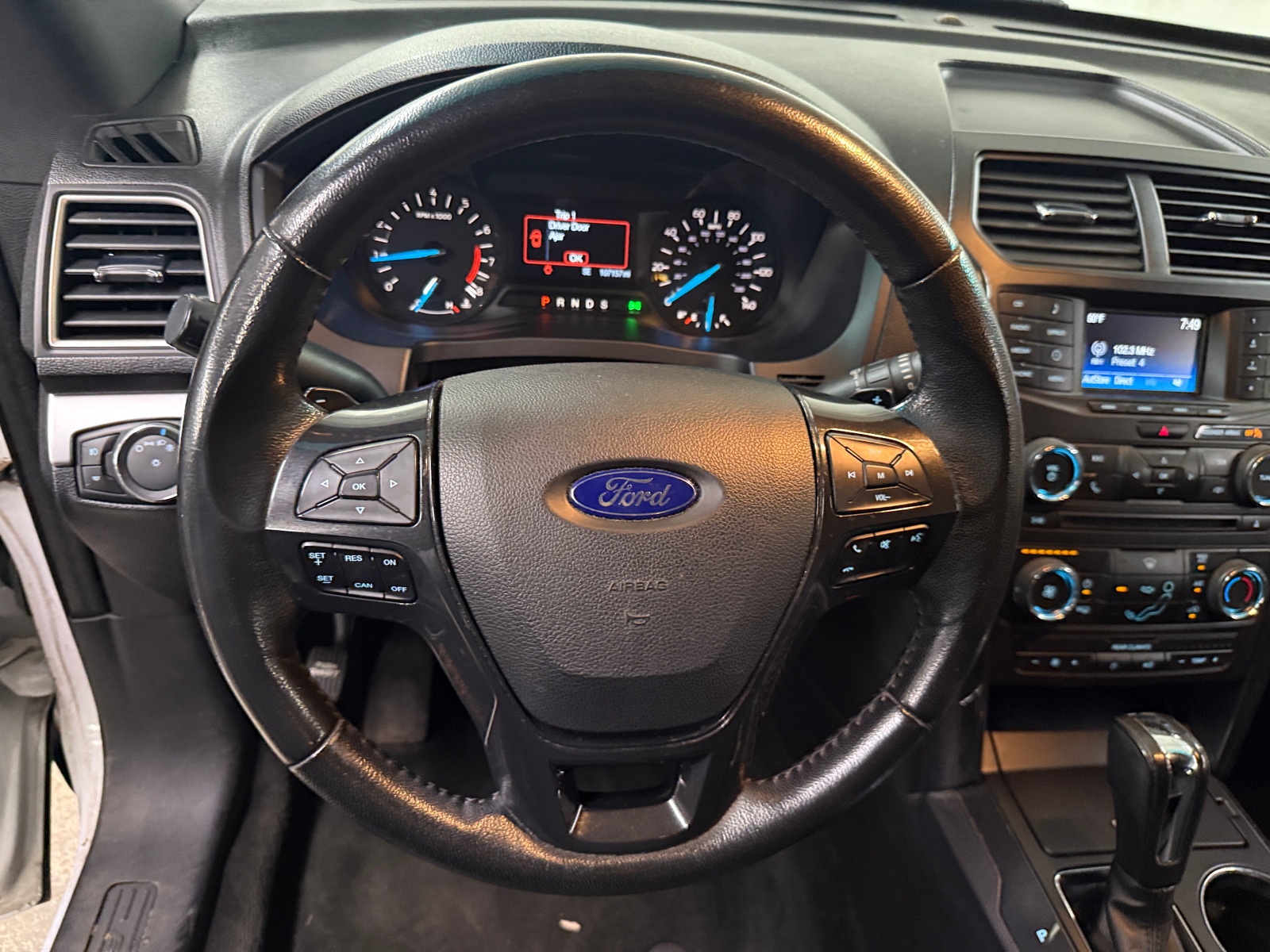 Thumbnail: 2016 Ford Explorer - 5