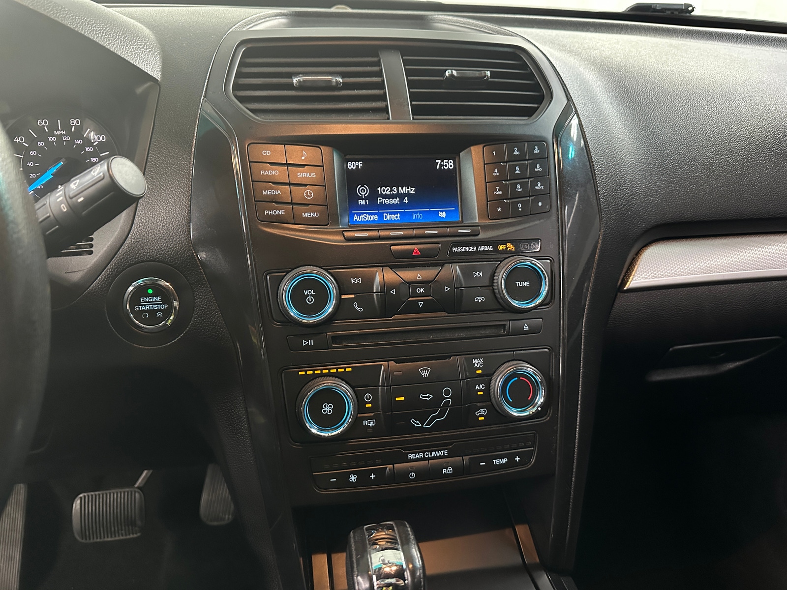 Thumbnail: 2016 Ford Explorer - 4