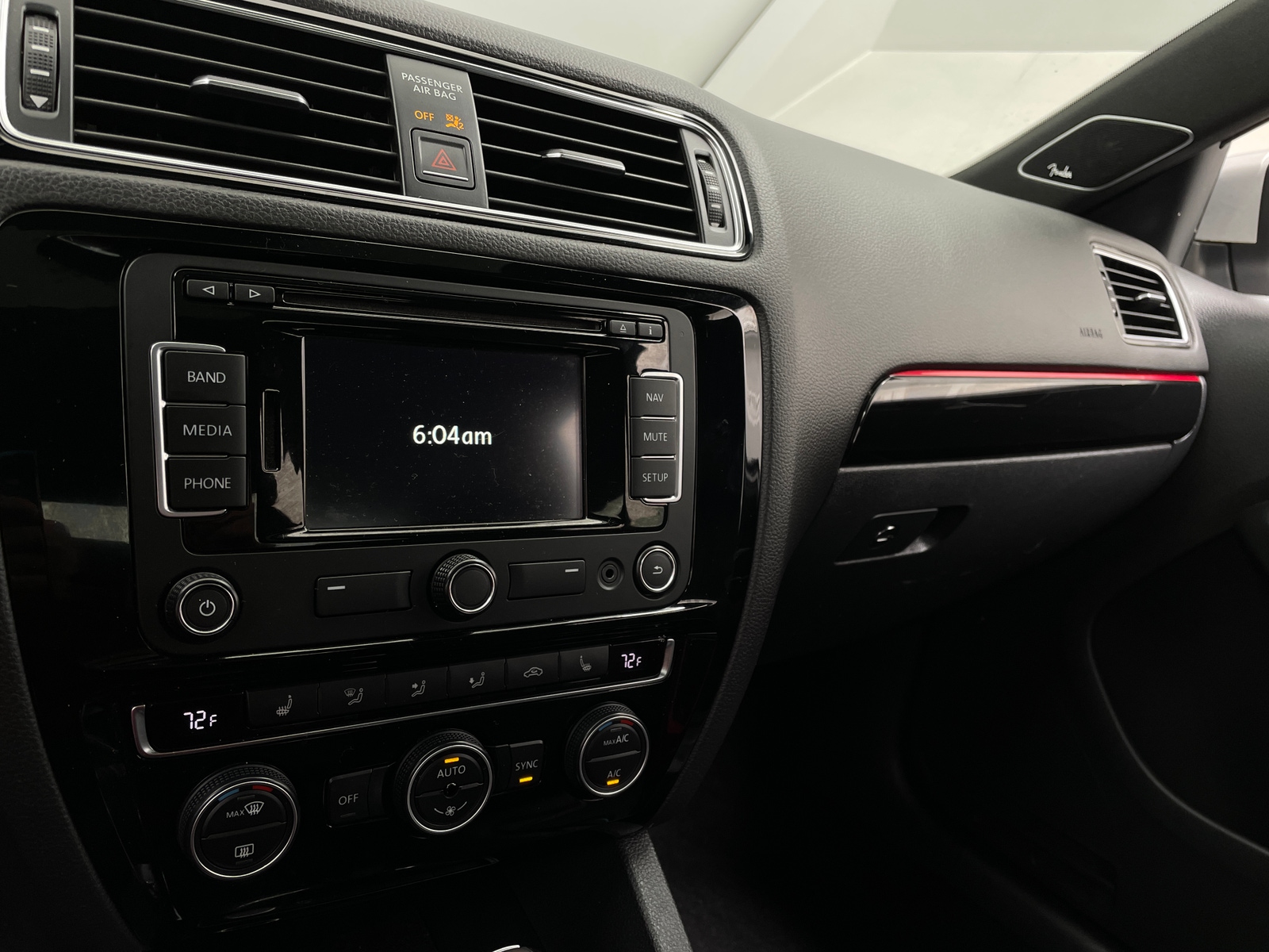 Thumbnail: 2015 Volkswagen Jetta - 3