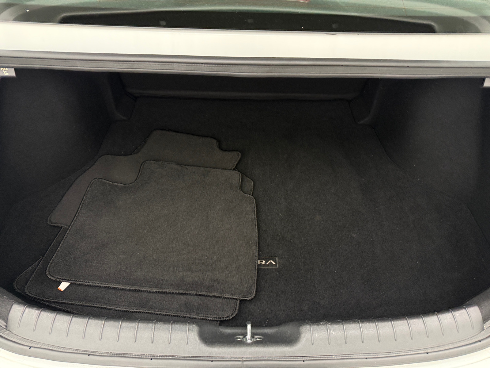 Thumbnail: 2022 Hyundai Elantra - 7