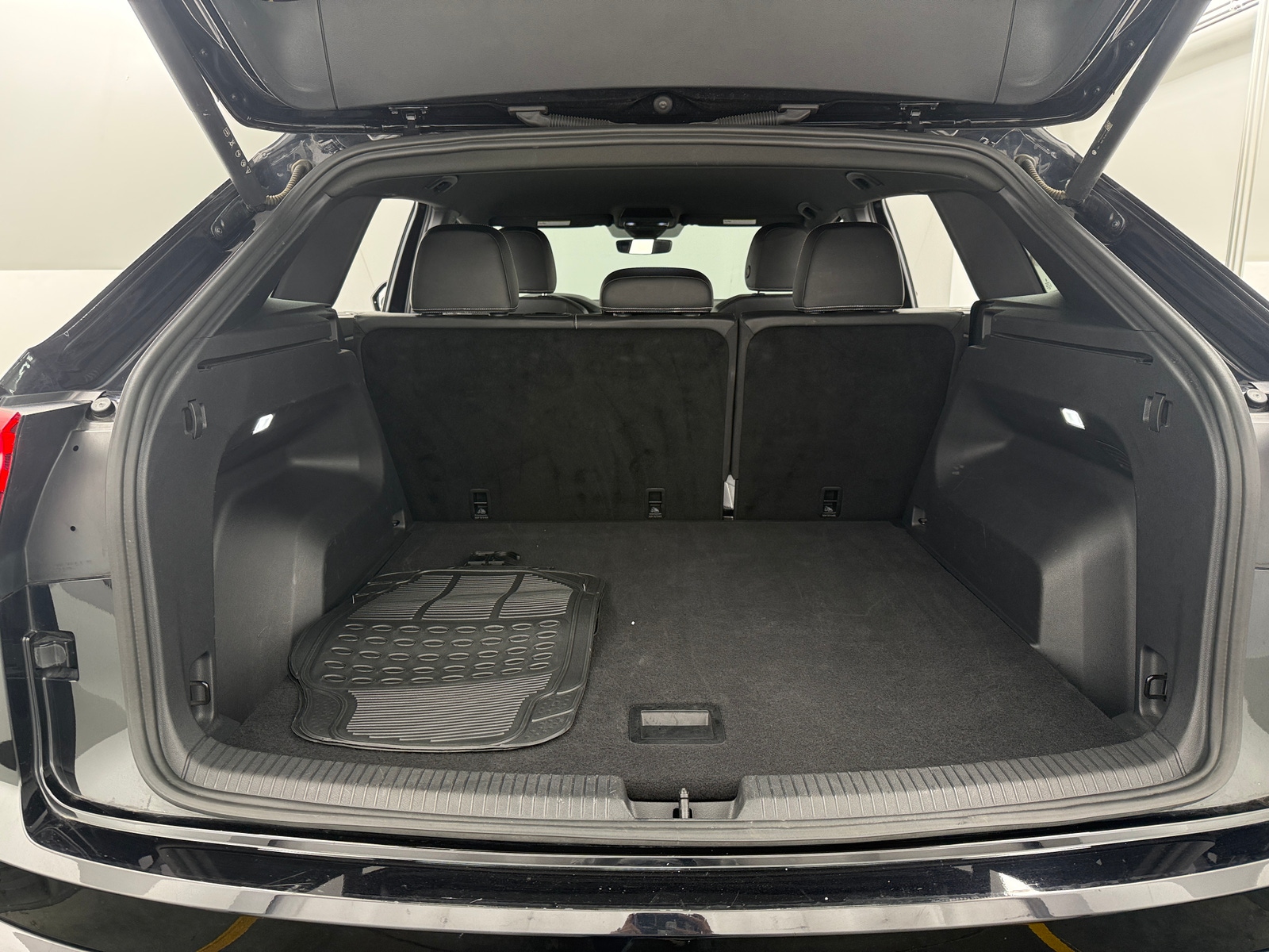 Thumbnail: 2025 Volkswagen Atlas - 6