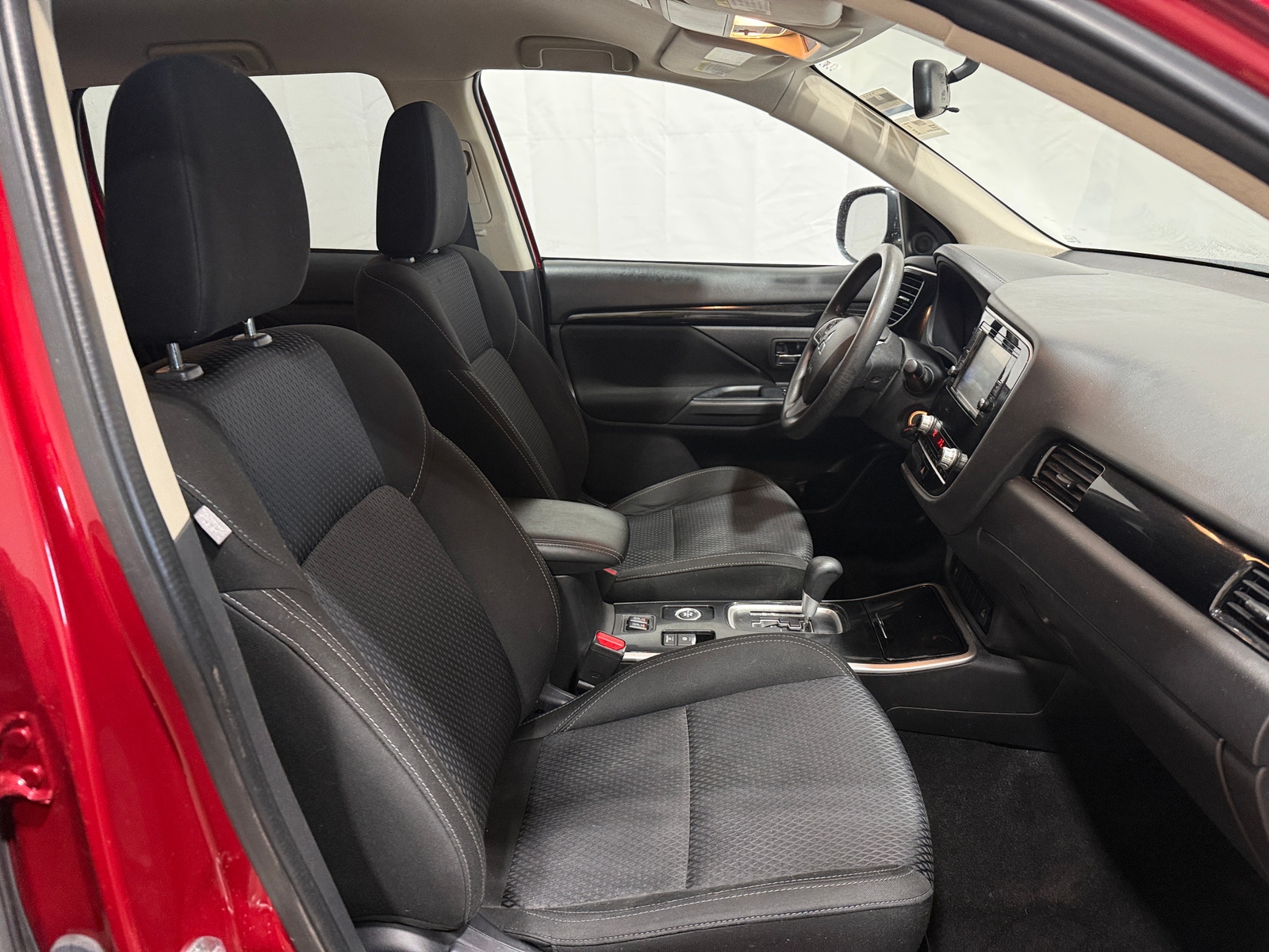 Thumbnail: 2020 Mitsubishi Outlander - 2