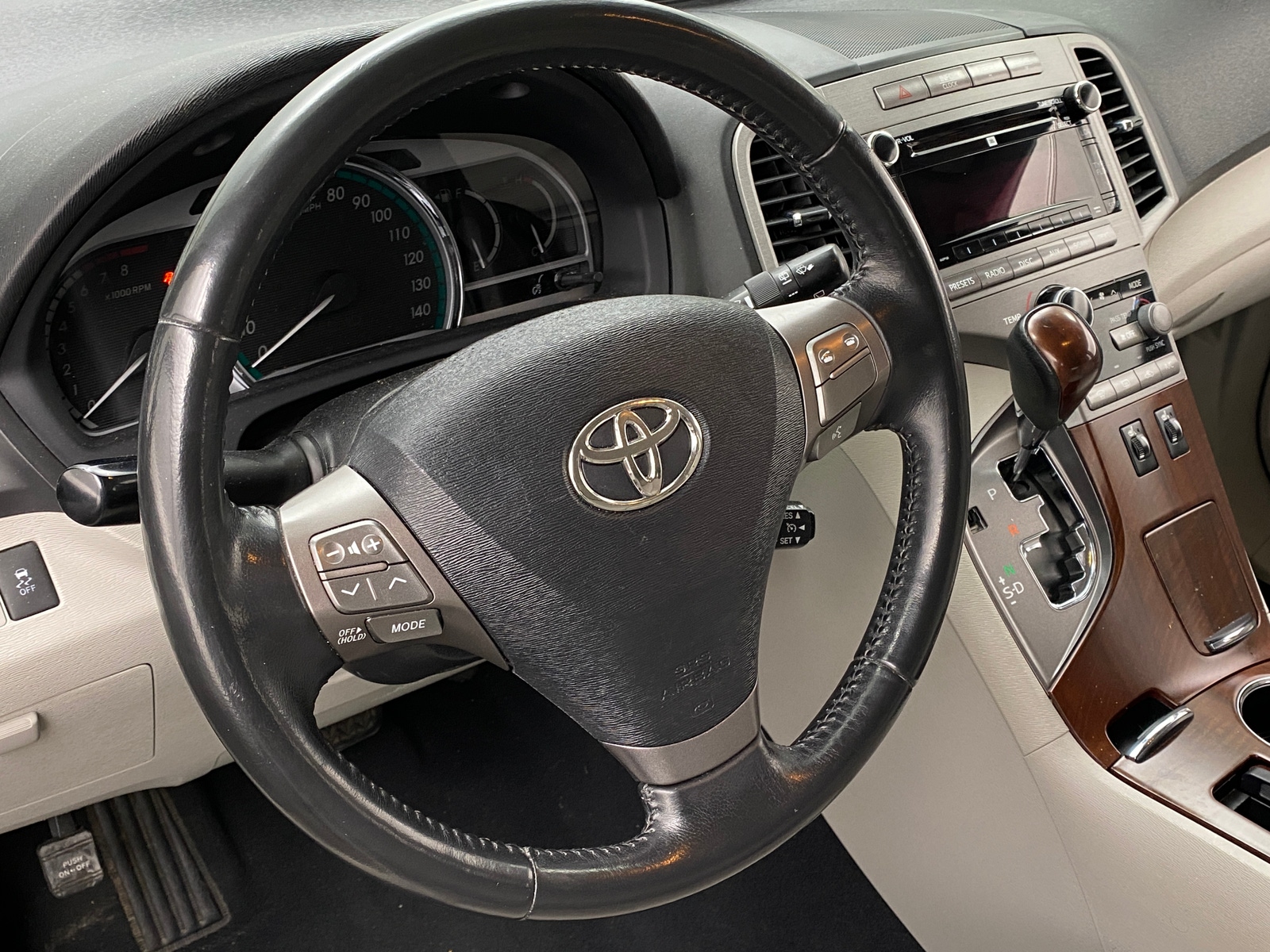 Thumbnail: 2010 Toyota Venza - 4