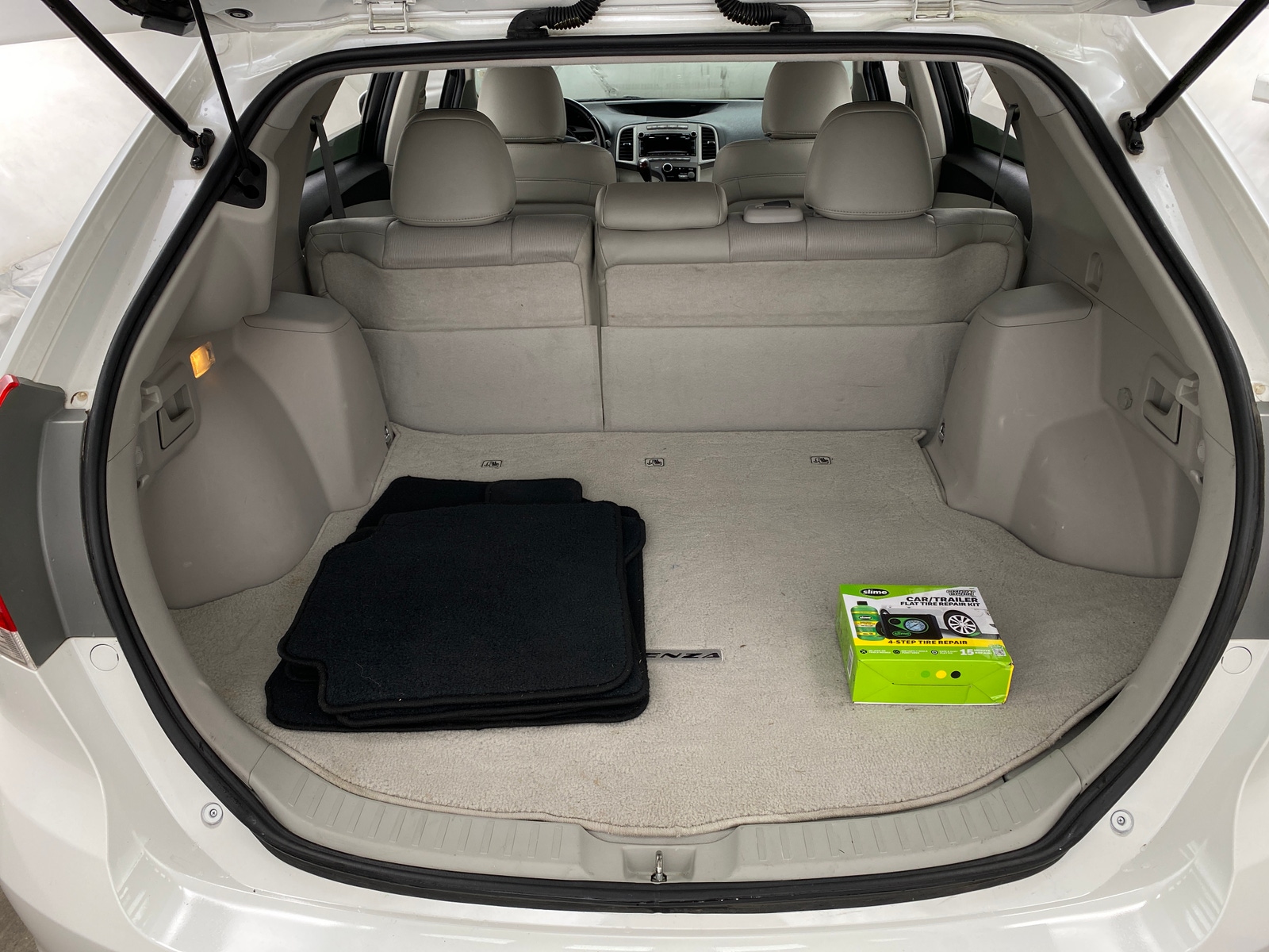 Thumbnail: 2010 Toyota Venza - 6