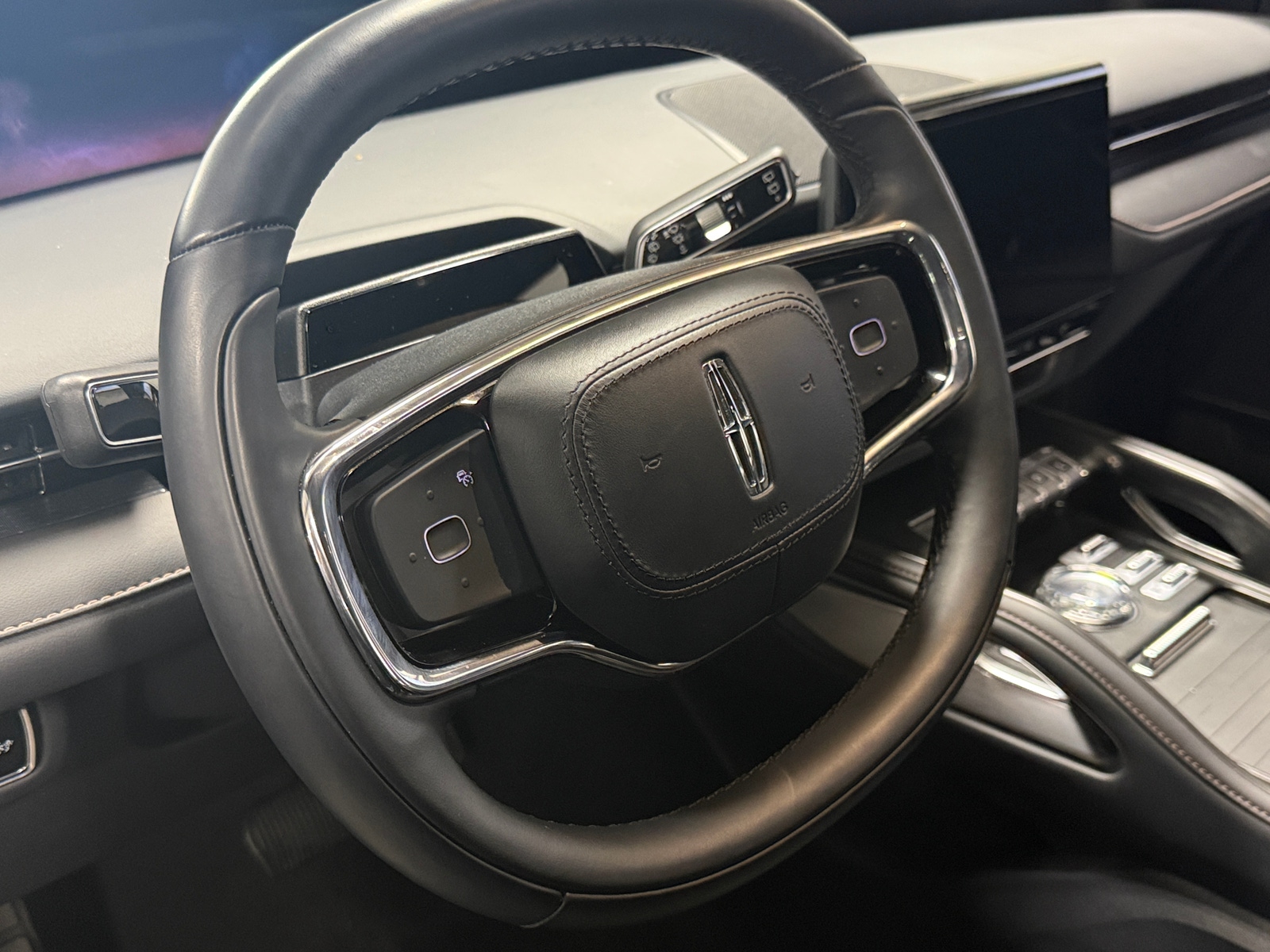 Thumbnail: 2025 Lincoln Nautilus - 4