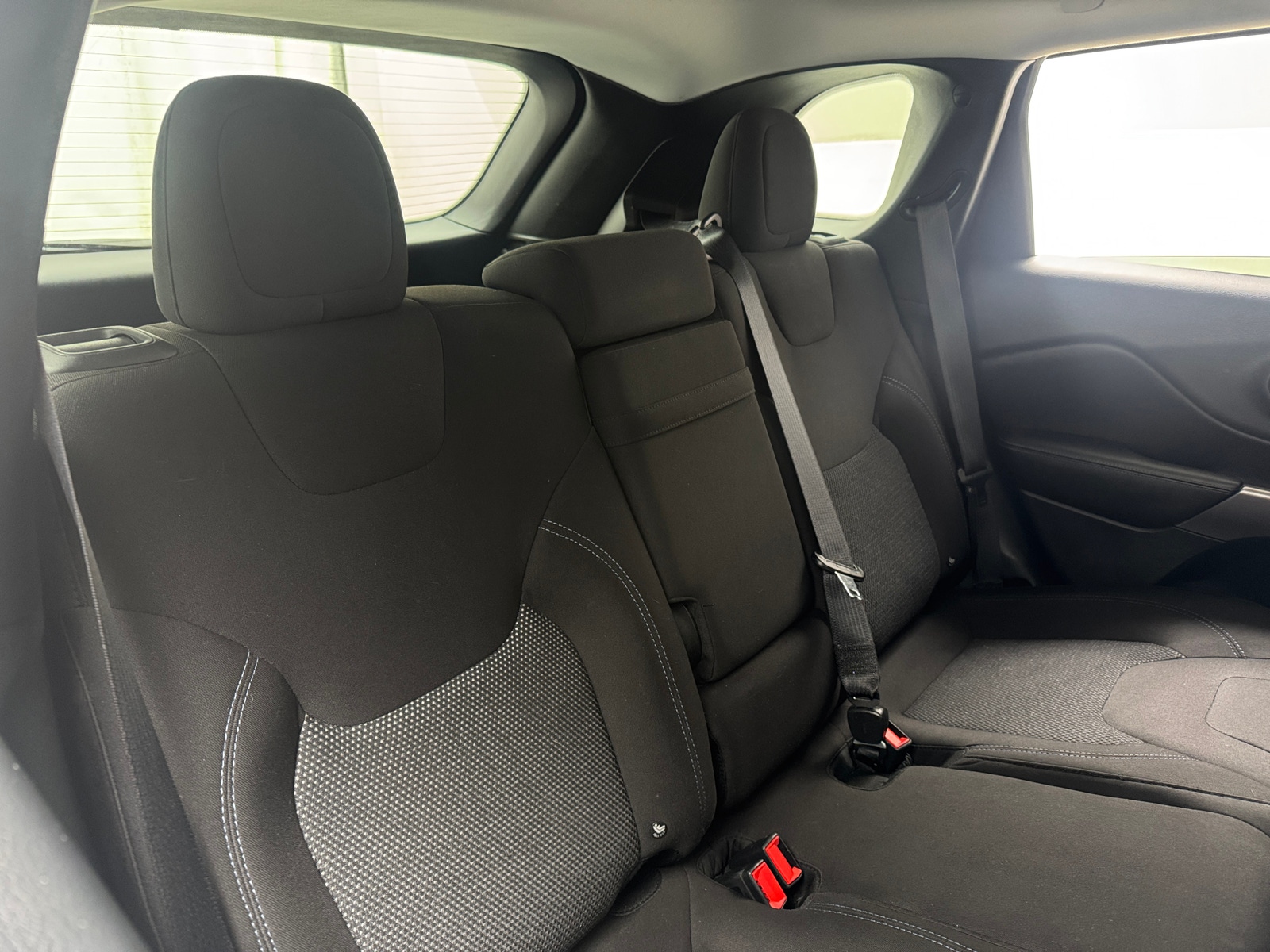 Thumbnail: 2019 Jeep Cherokee - 6