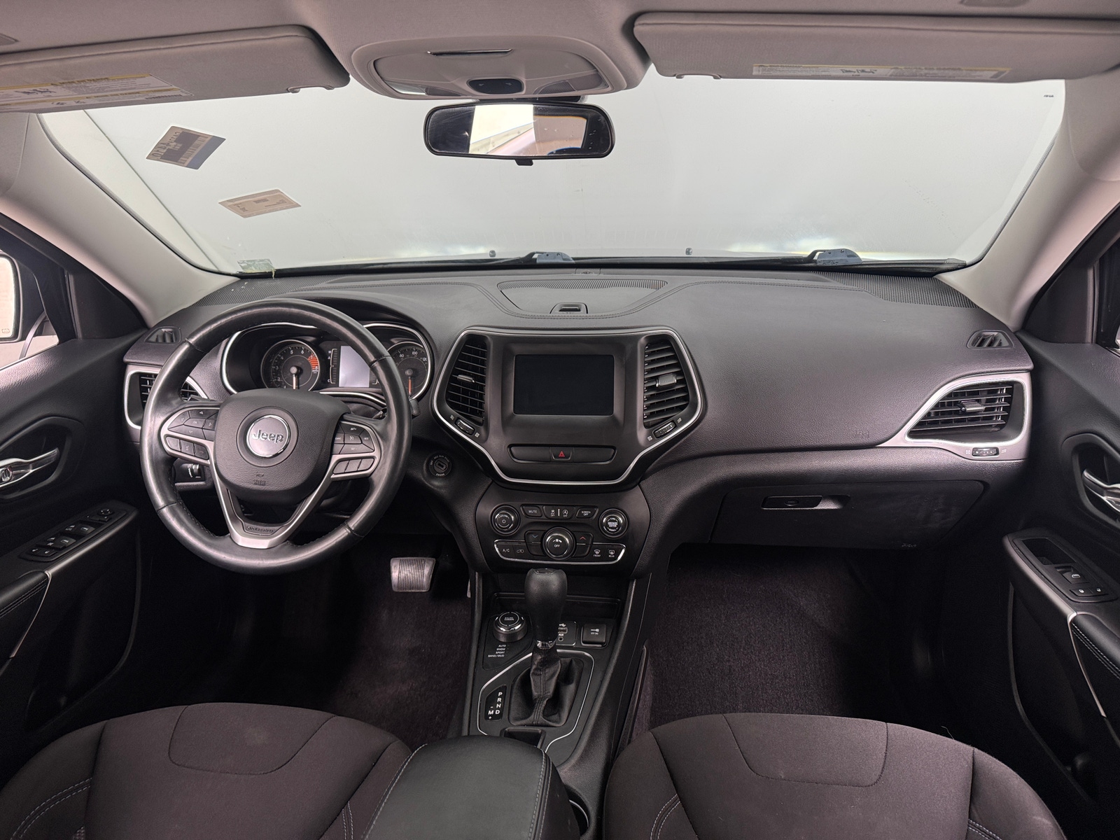 Thumbnail: 2019 Jeep Cherokee - 3