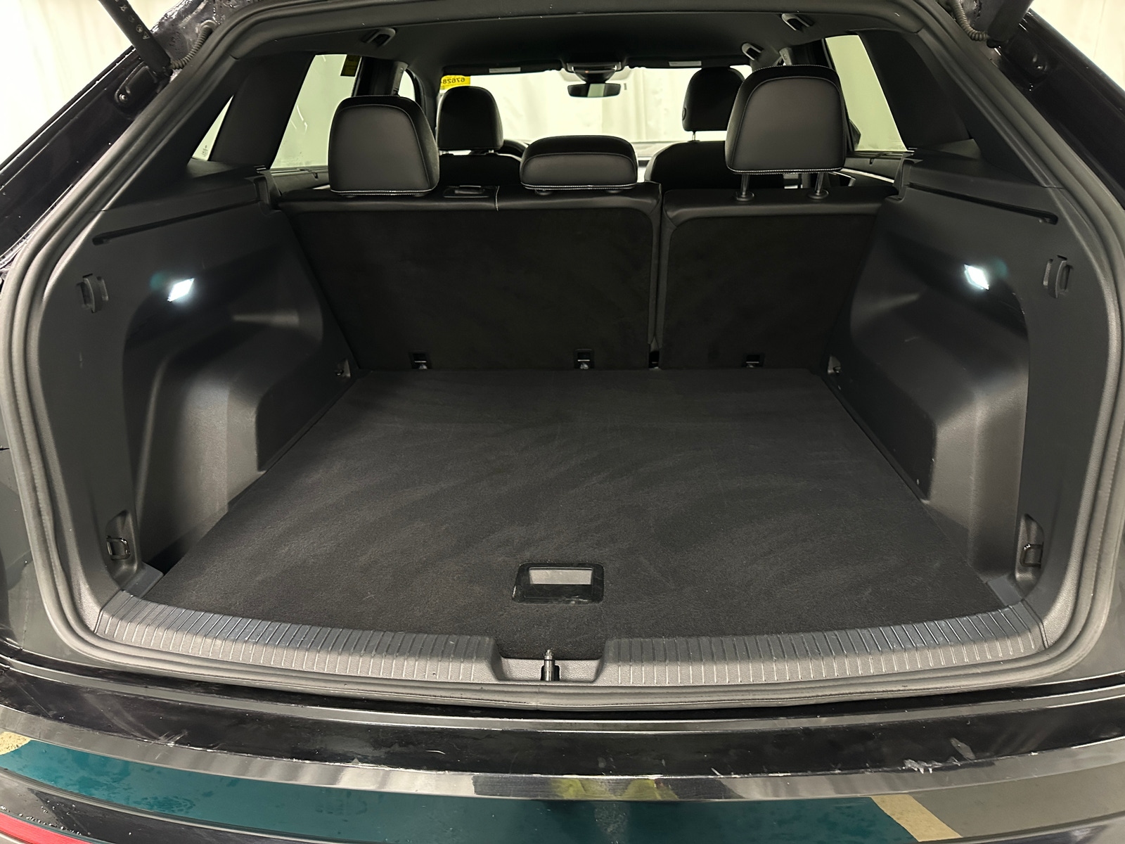 Thumbnail: 2025 Volkswagen Atlas - 6