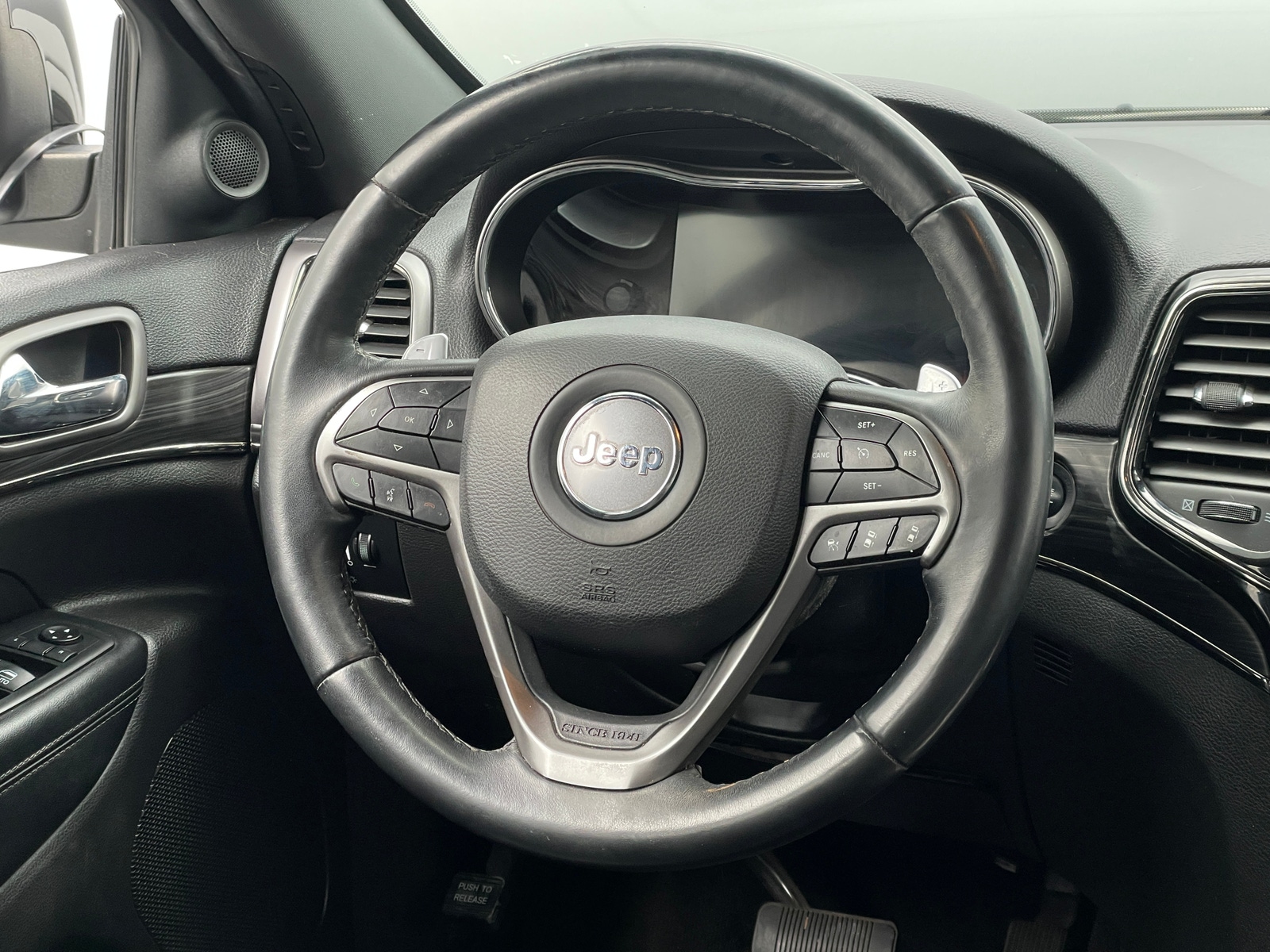 Thumbnail: 2019 Jeep Grand Cherokee - 4