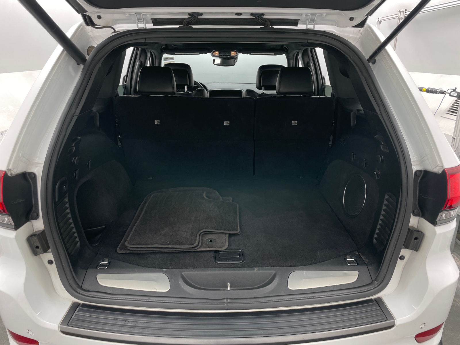 Thumbnail: 2019 Jeep Grand Cherokee - 6