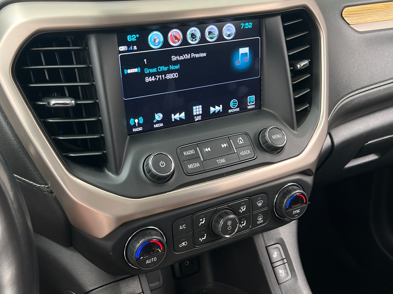 Thumbnail: 2018 GMC Acadia - 3