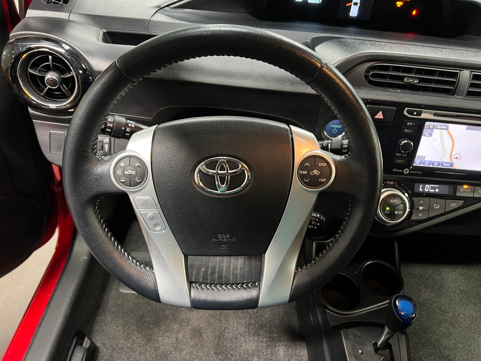 Thumbnail: 2015 Toyota Prius c - 4