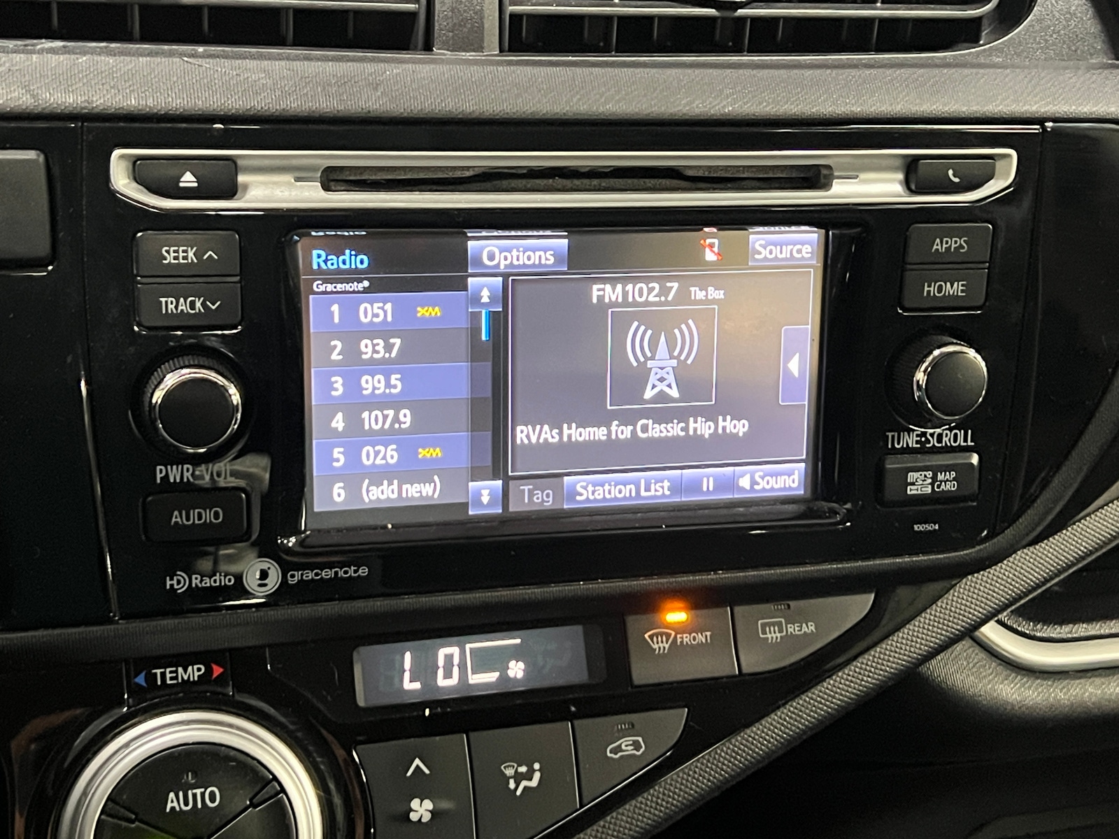 Thumbnail: 2015 Toyota Prius c - 3