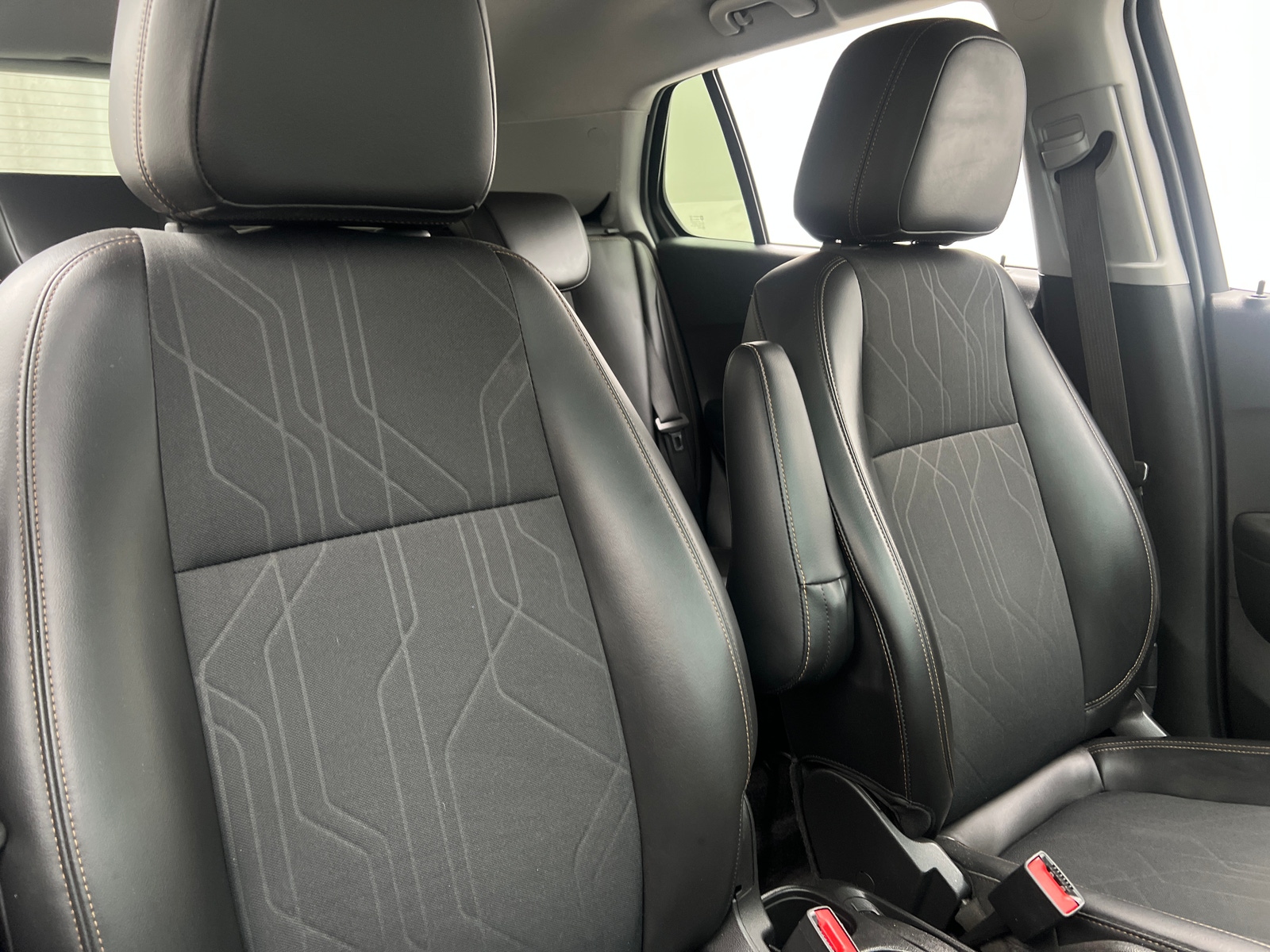 Thumbnail: 2022 Chevrolet Trax - 2