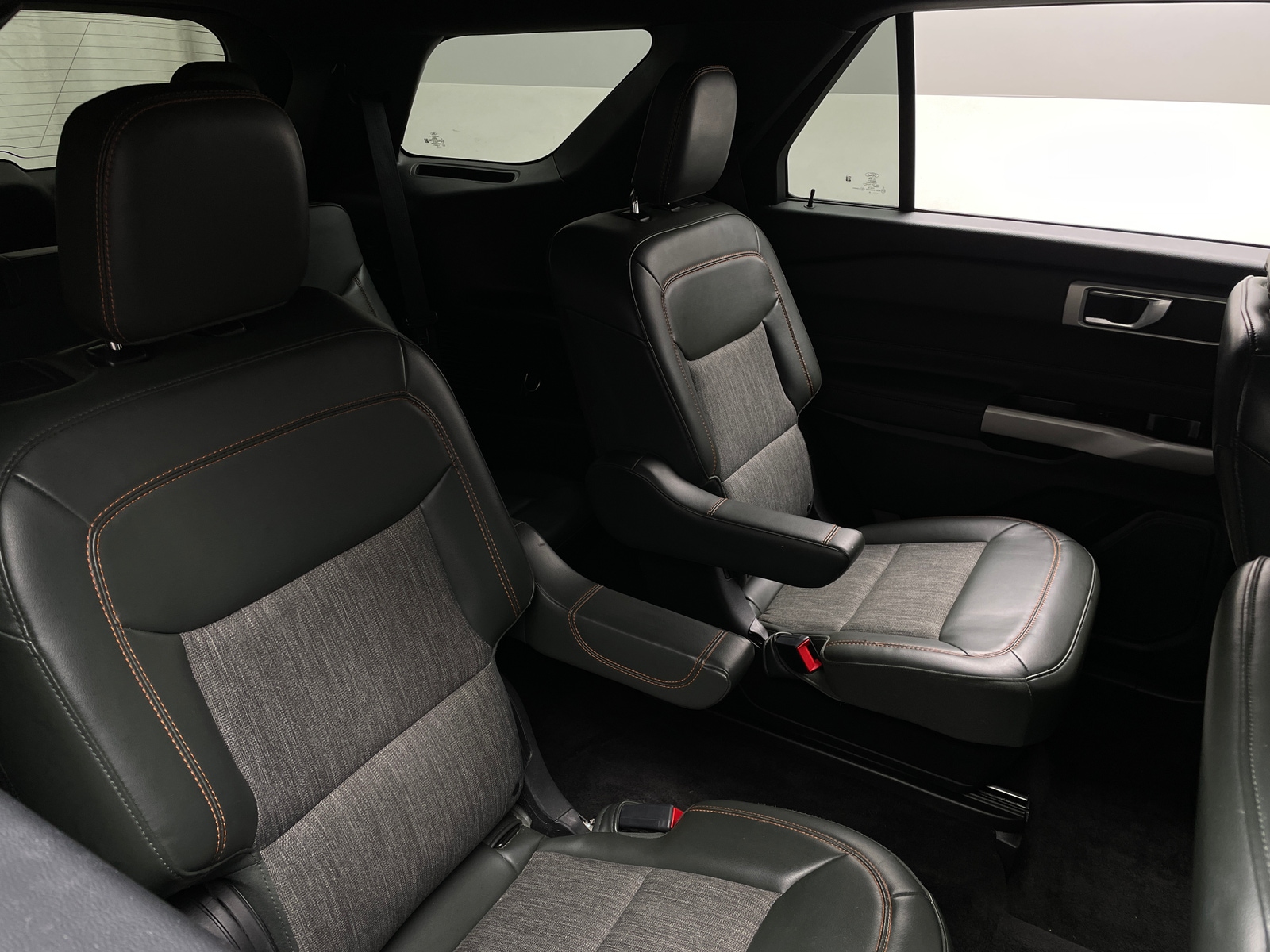 Thumbnail: 2022 Ford Explorer - 6