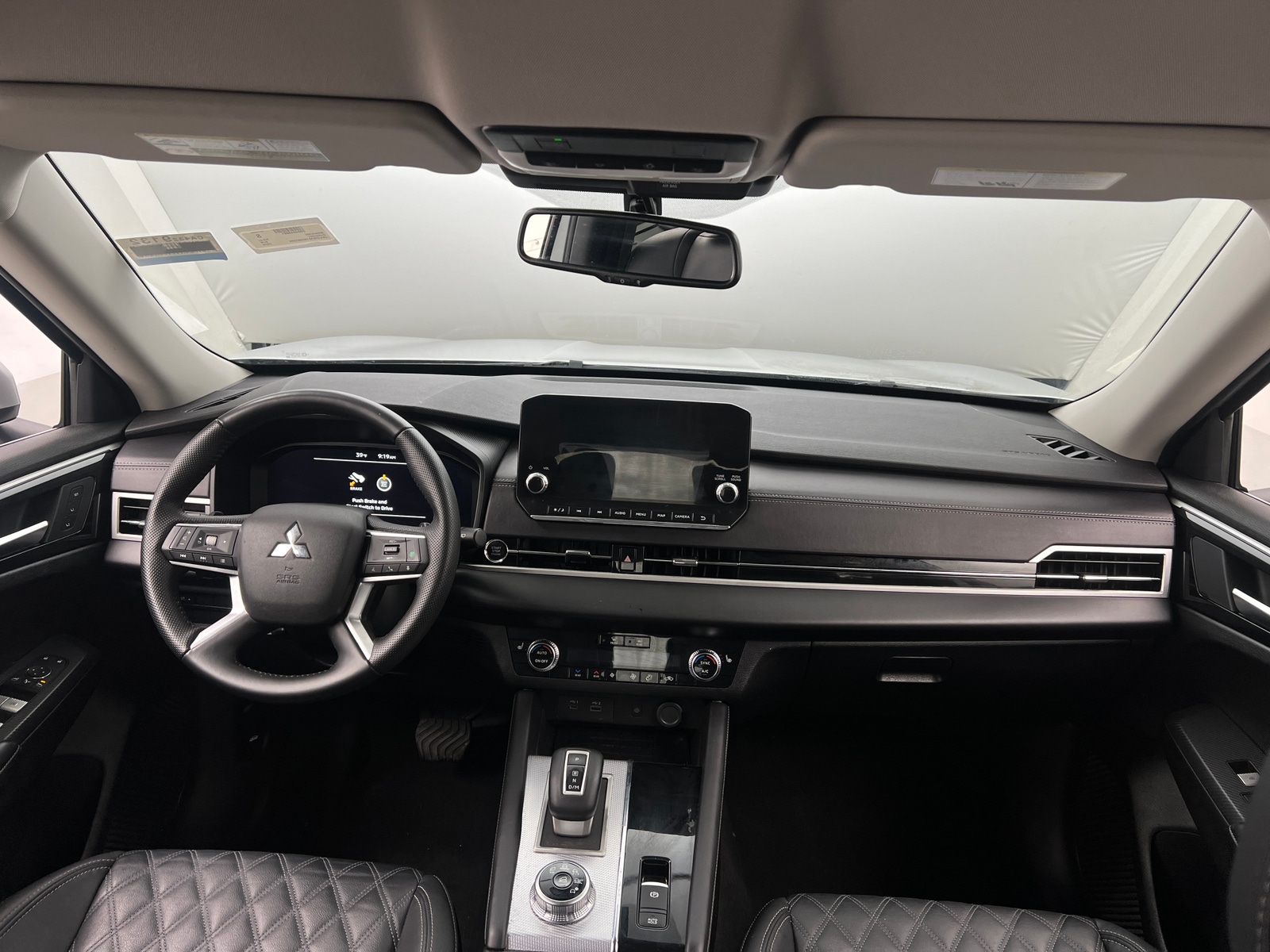 Thumbnail: 2024 Mitsubishi Outlander - 2