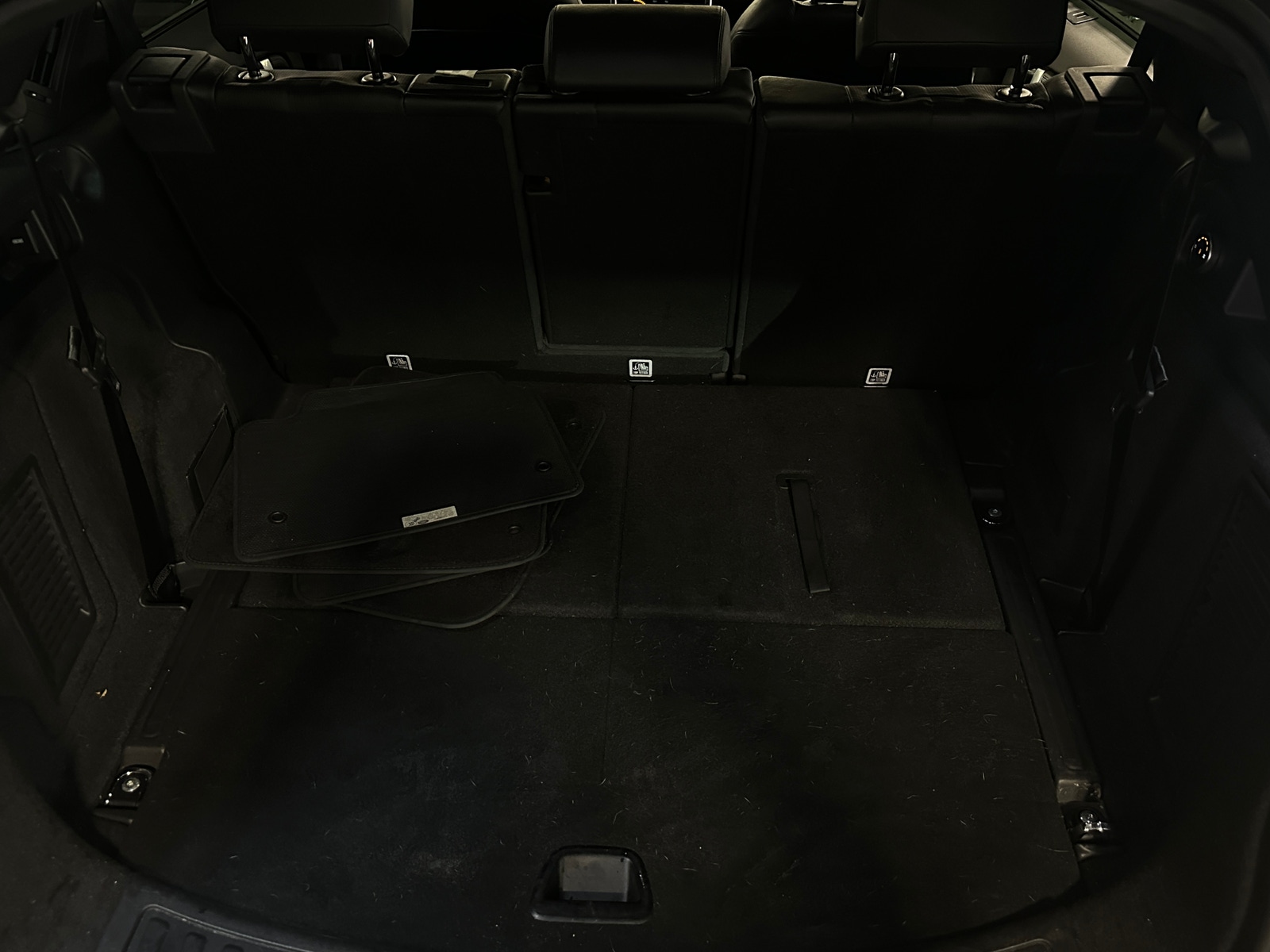 Thumbnail: 2020 Land Rover Discovery Sport - 6