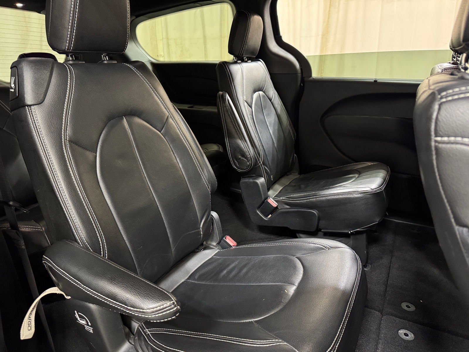 Thumbnail: 2018 Chrysler Pacifica - 6