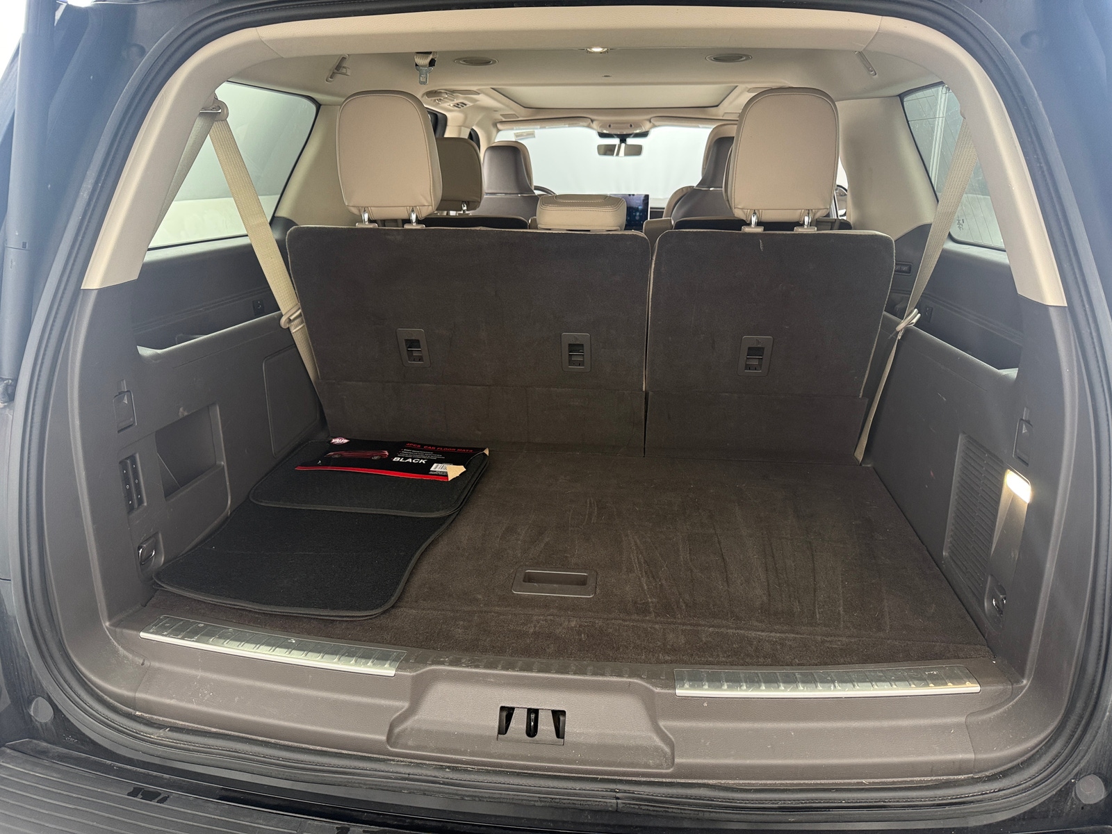 Thumbnail: 2022 Lincoln Navigator L - 6