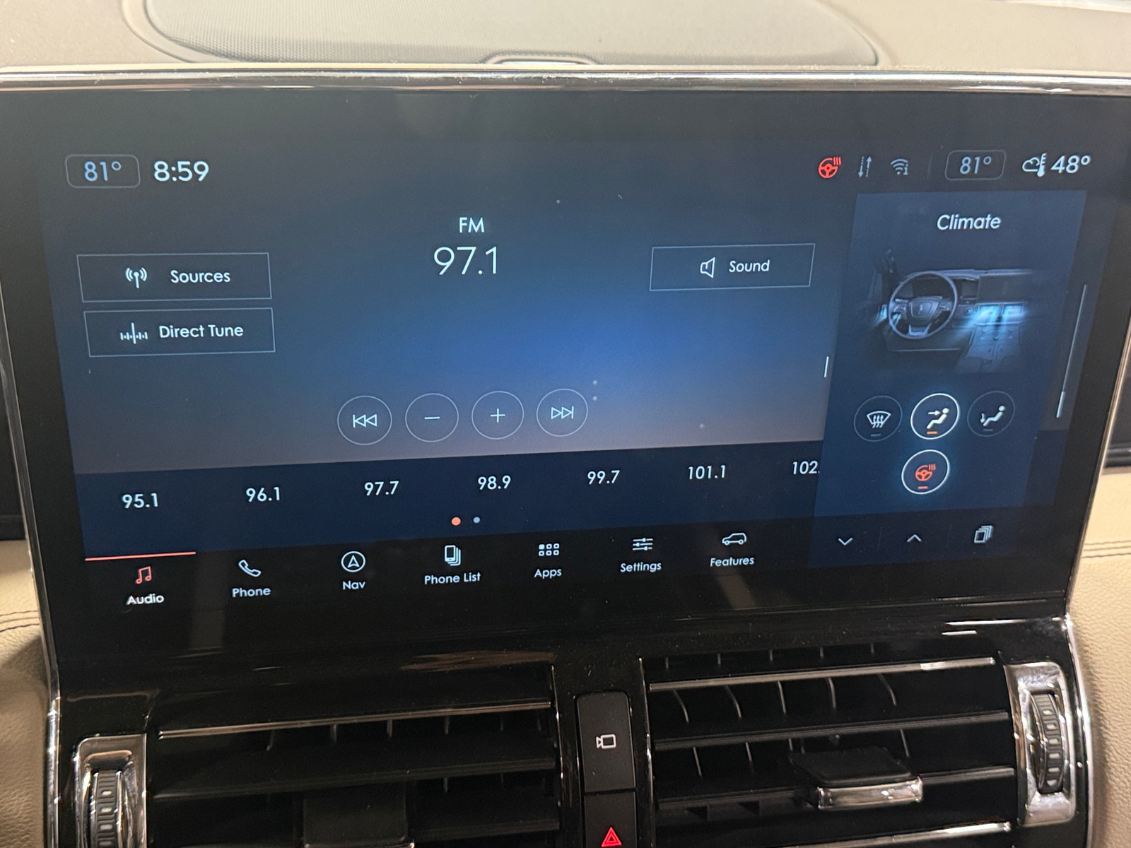 Thumbnail: 2022 Lincoln Navigator L - 3