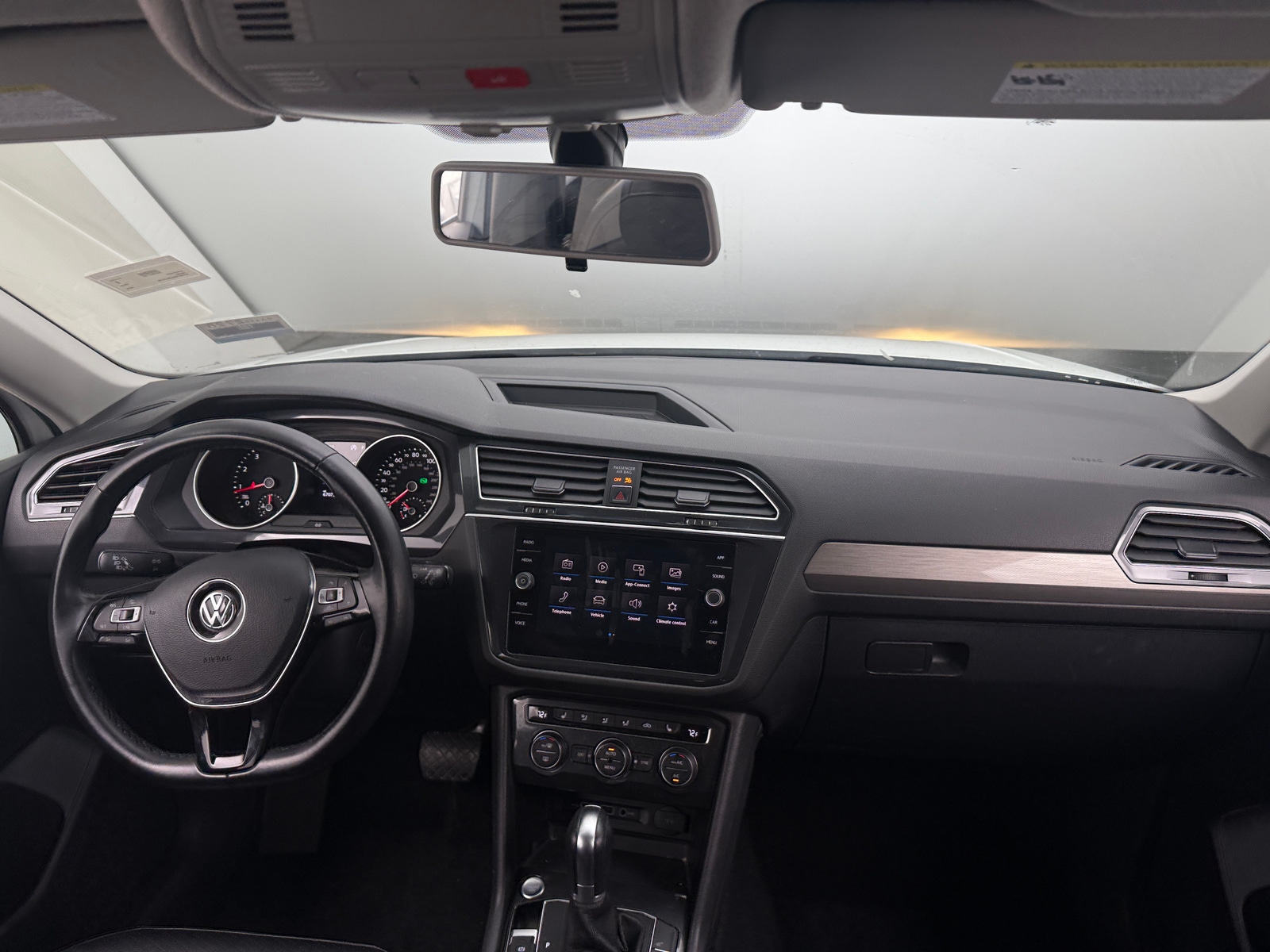 Thumbnail: 2018 Volkswagen Tiguan - 2