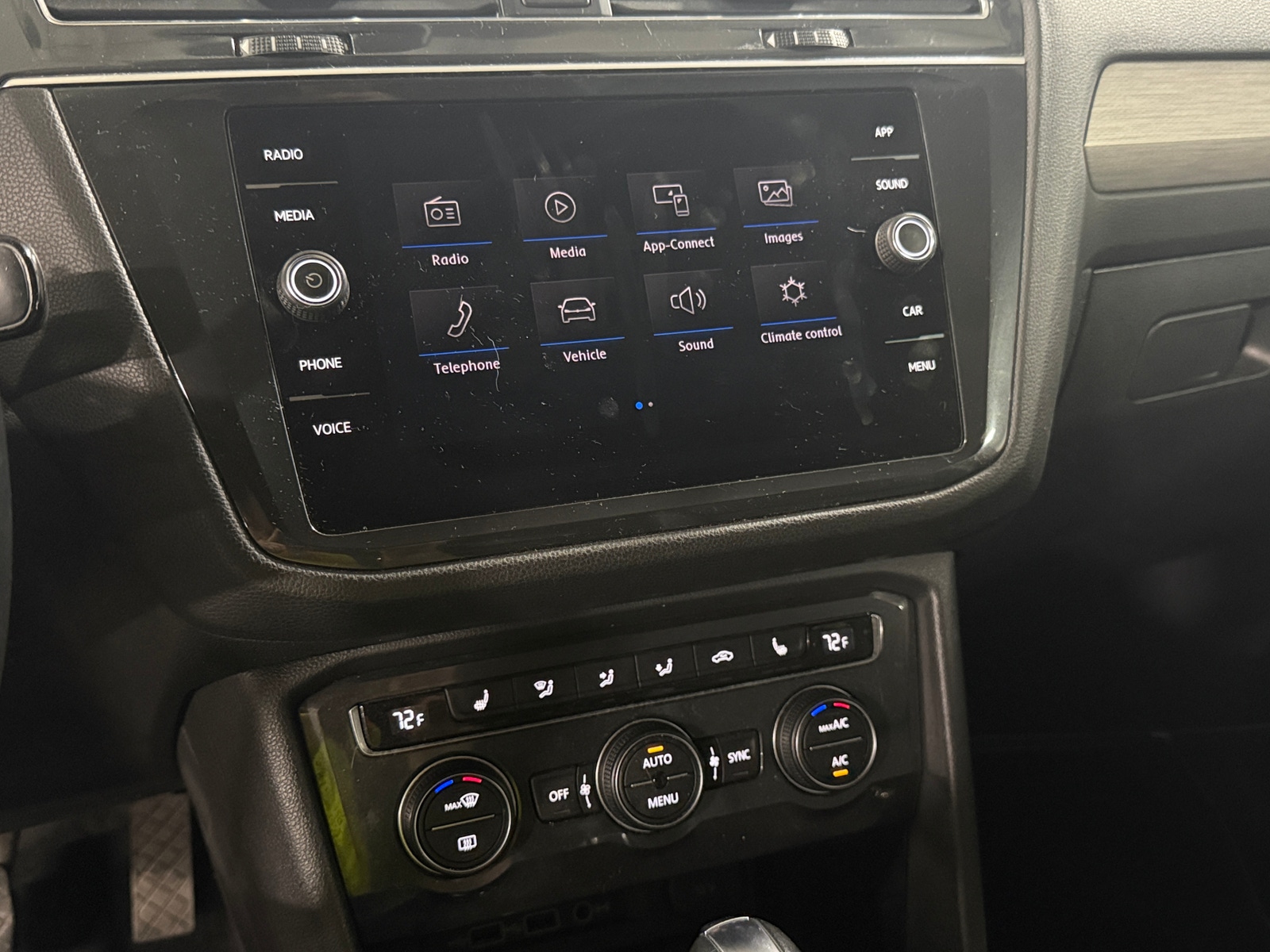 Thumbnail: 2018 Volkswagen Tiguan - 3