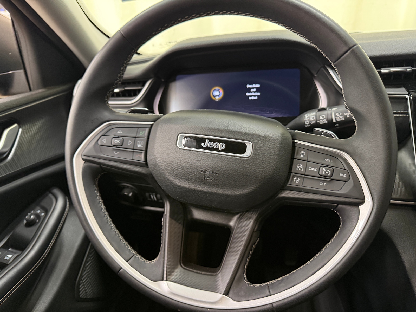 Thumbnail: 2023 Jeep Grand Cherokee - 5