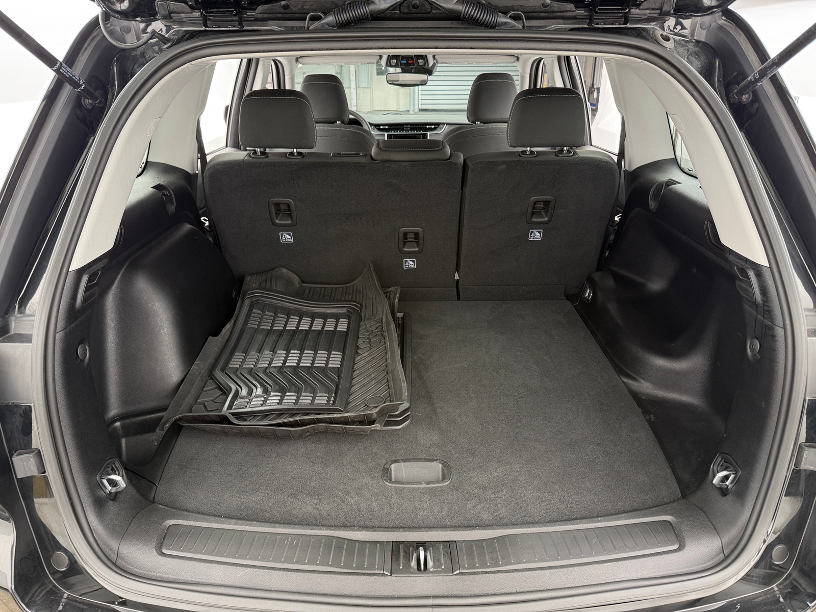 Thumbnail: 2023 Jeep Grand Cherokee - 7