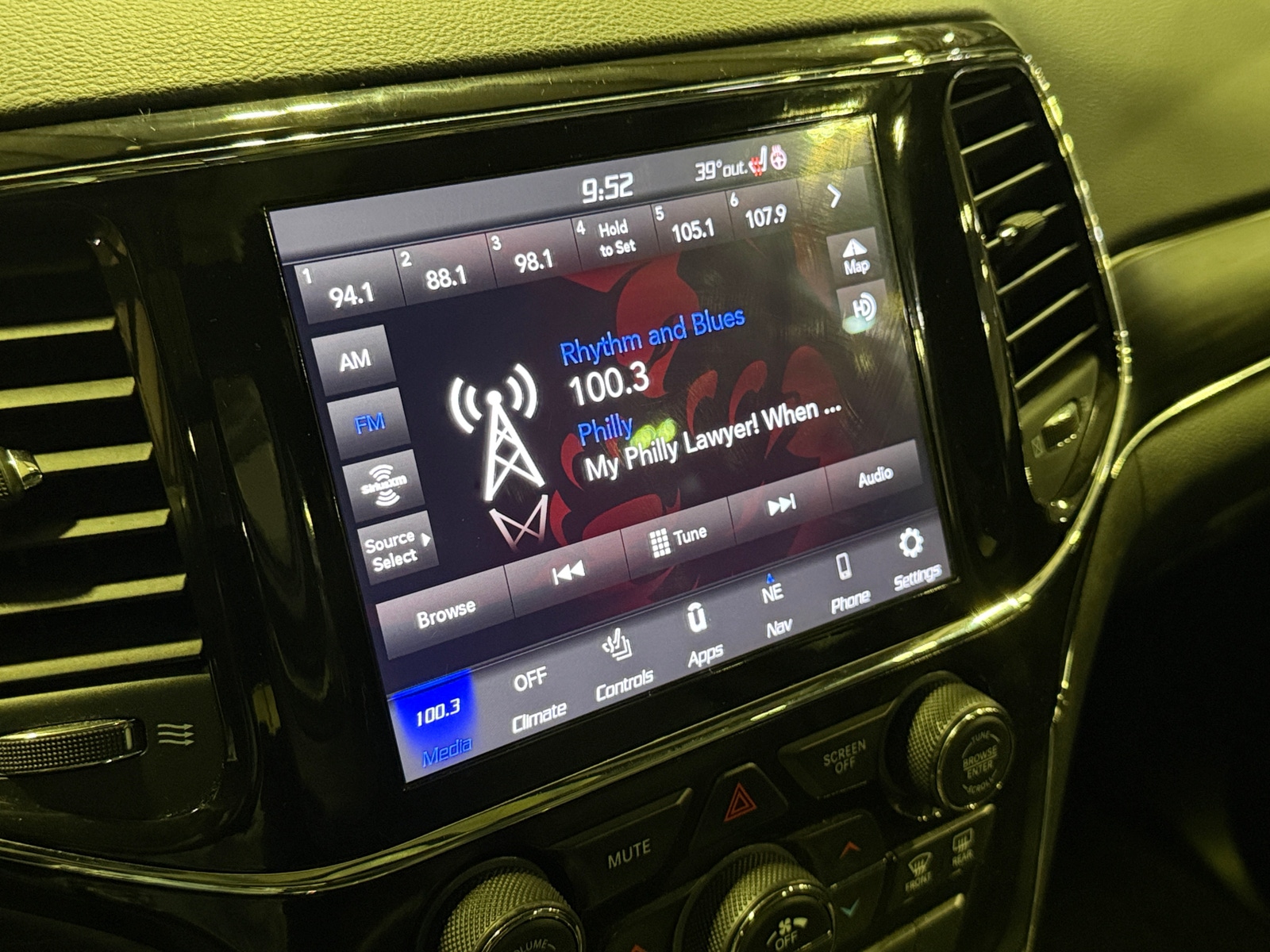 Thumbnail: 2021 Jeep Grand Cherokee - 3