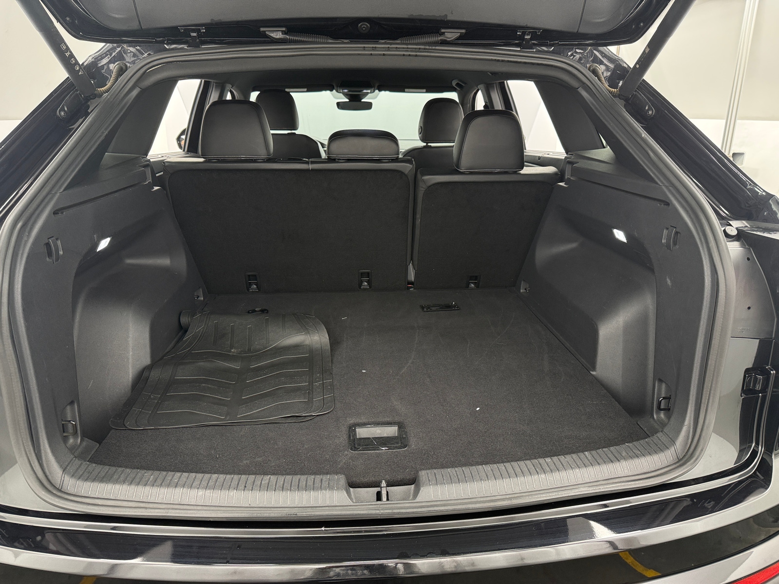 Thumbnail: 2025 Volkswagen Atlas - 6