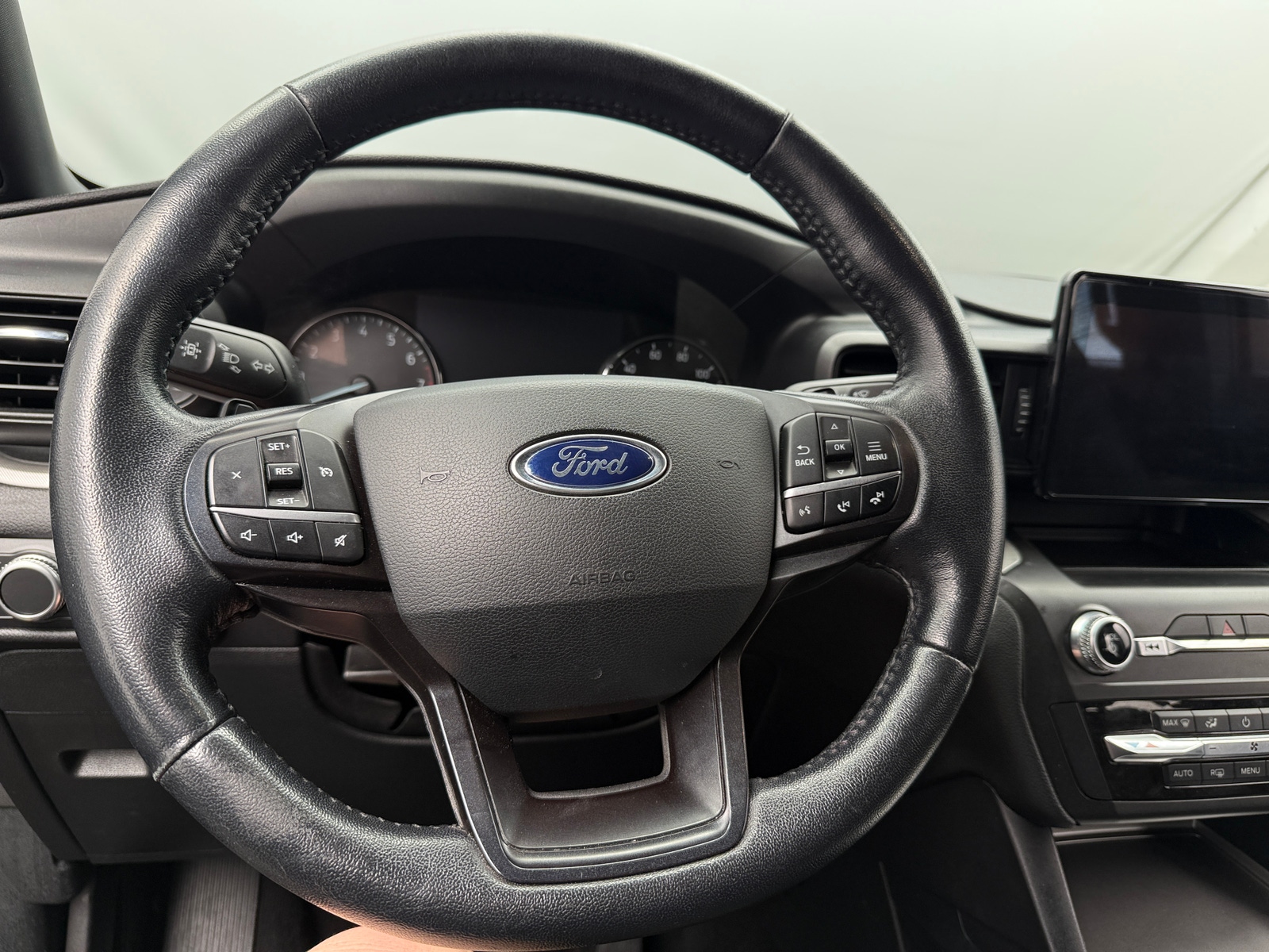 Thumbnail: 2020 Ford Explorer - 5