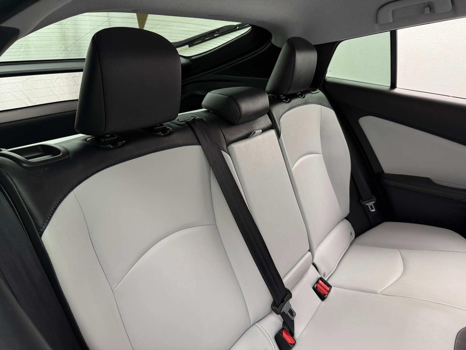 Thumbnail: 2017 Toyota Prius - 6