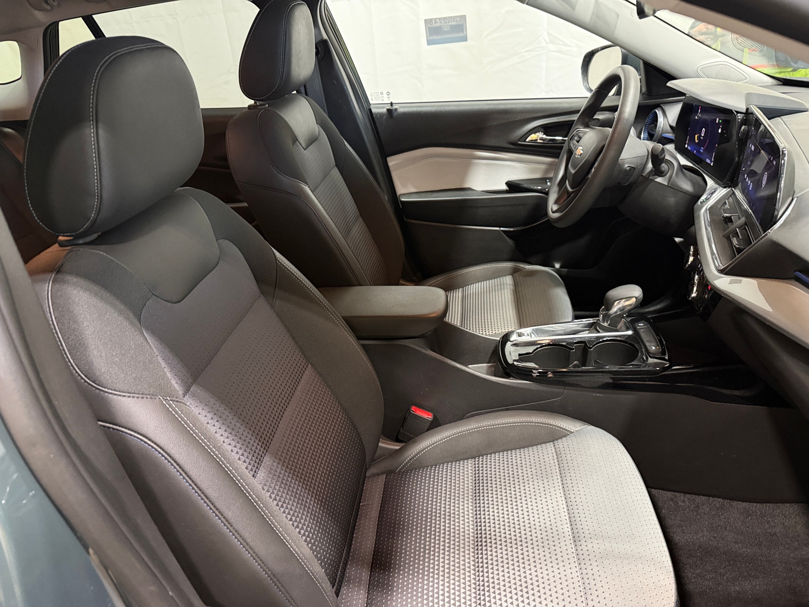 Thumbnail: 2025 Chevrolet Trax - 2