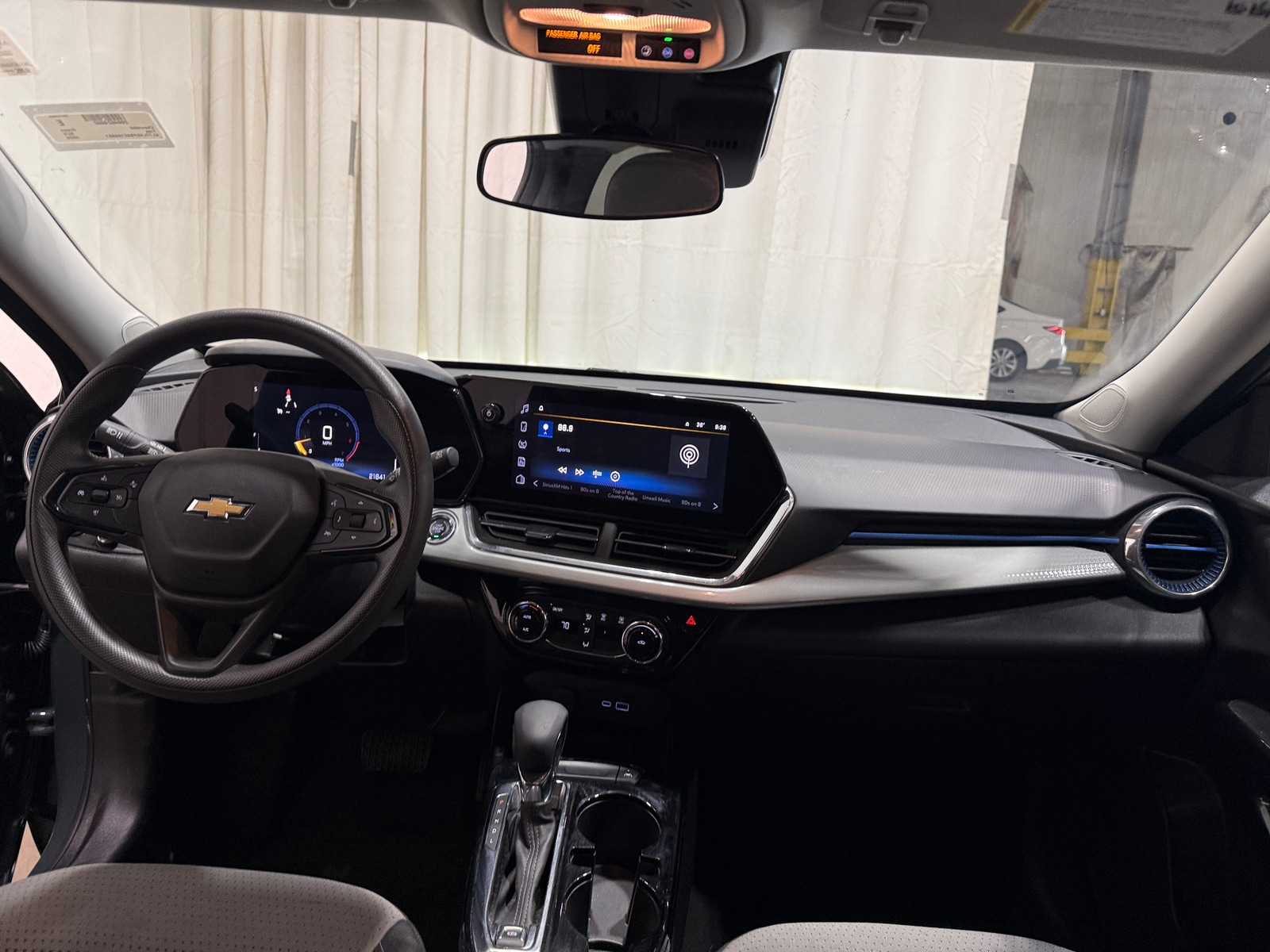 Thumbnail: 2025 Chevrolet Trax - 3