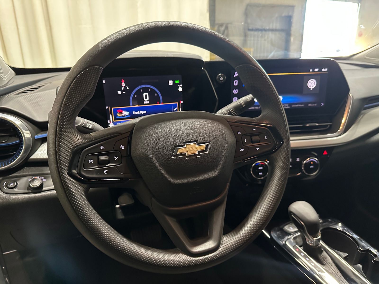 Thumbnail: 2025 Chevrolet Trax - 5