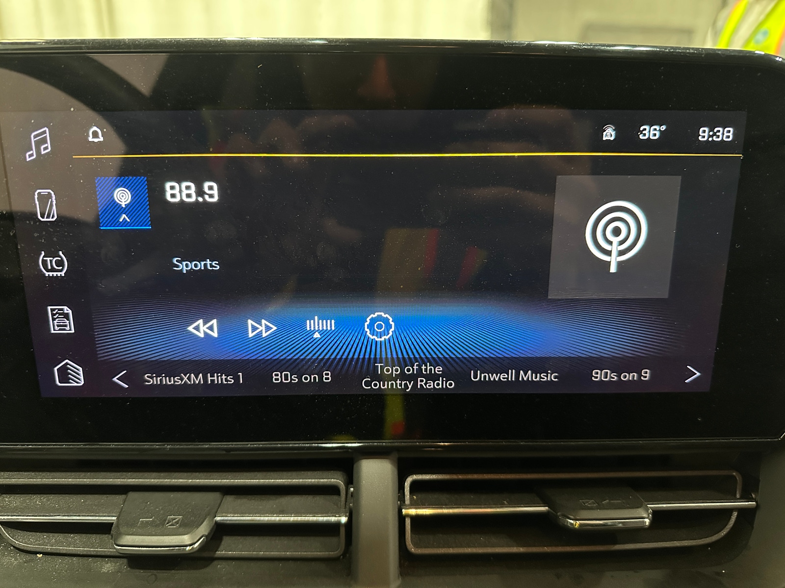 Thumbnail: 2025 Chevrolet Trax - 4