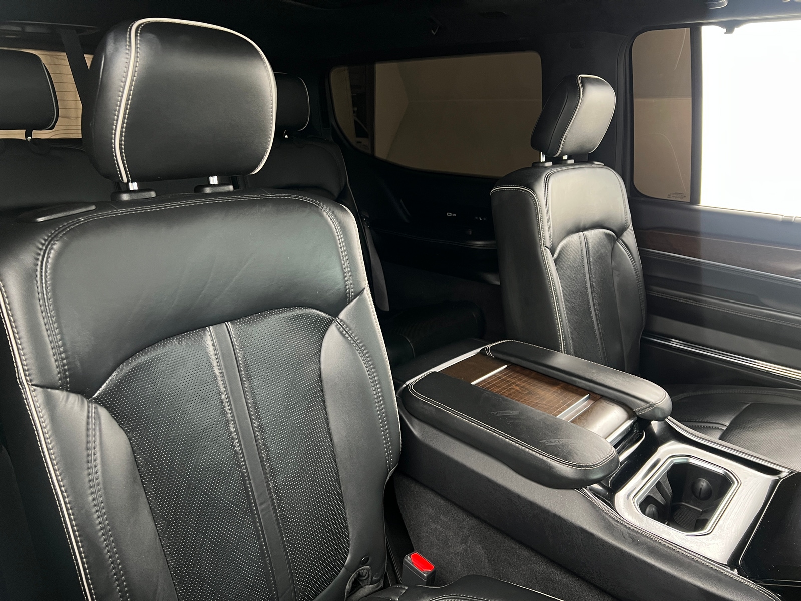 Thumbnail: 2023 Jeep Grand Wagoneer - 5