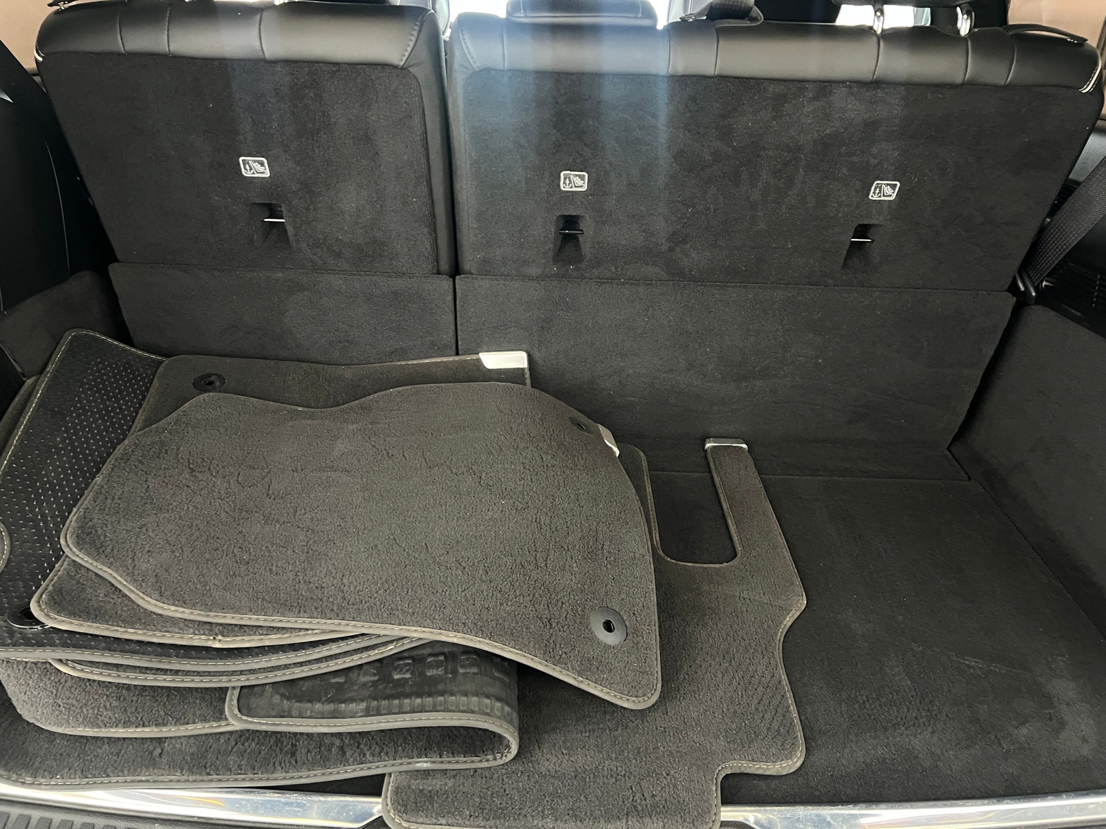 Thumbnail: 2023 Jeep Grand Wagoneer - 6