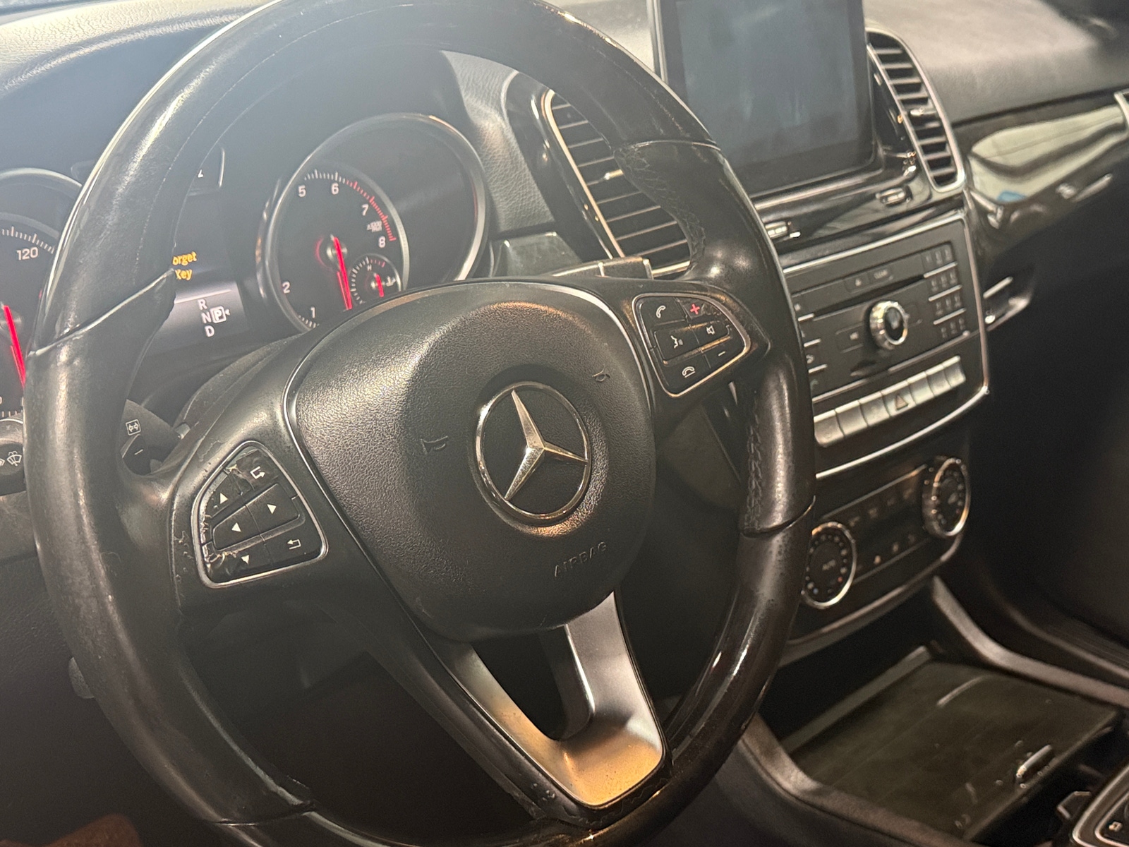 Thumbnail: 2017 Mercedes-Benz GLE - 4