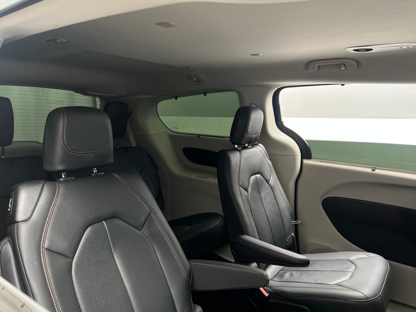 Thumbnail: 2018 Chrysler Pacifica - 5