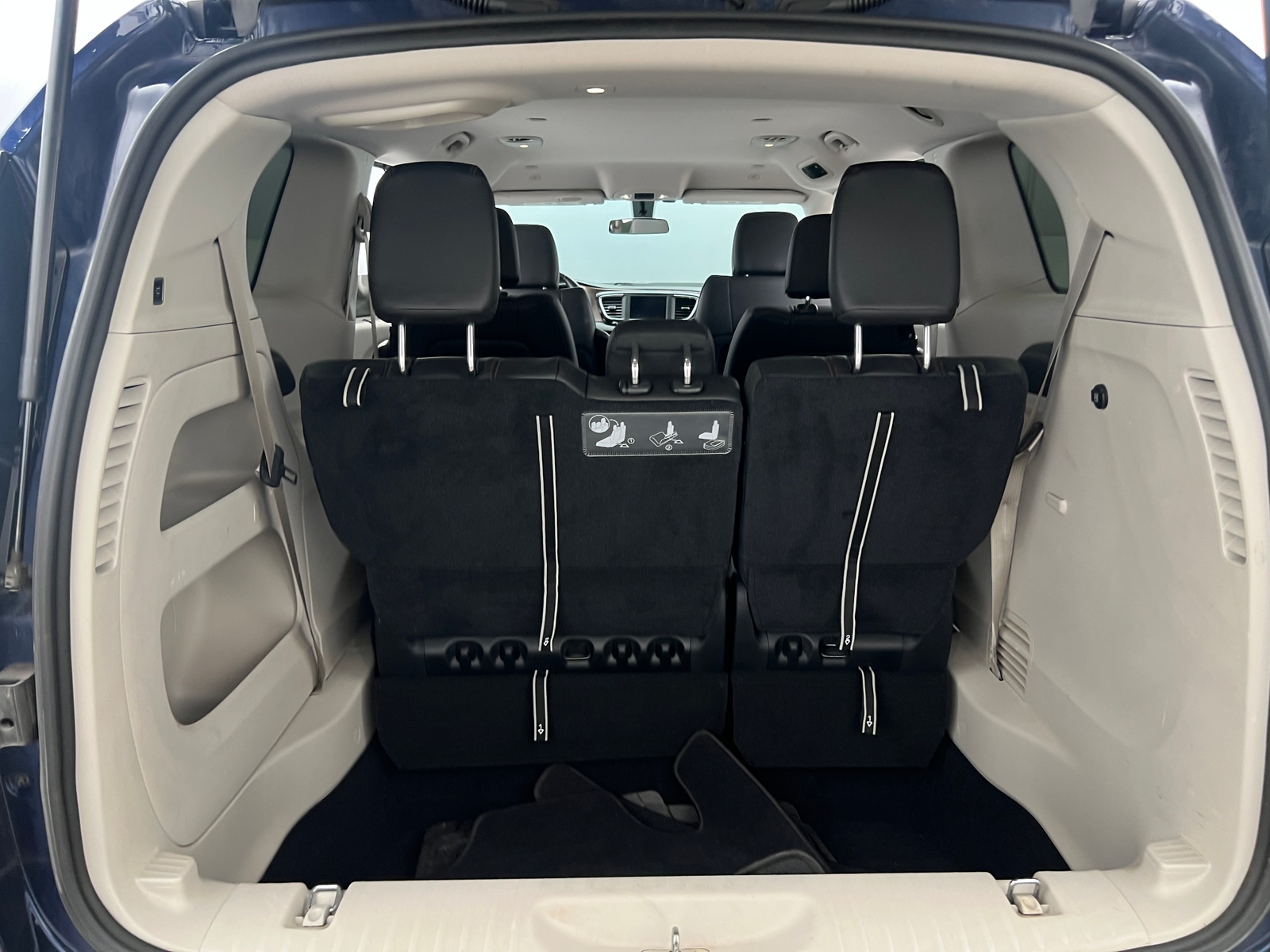 Thumbnail: 2018 Chrysler Pacifica - 6