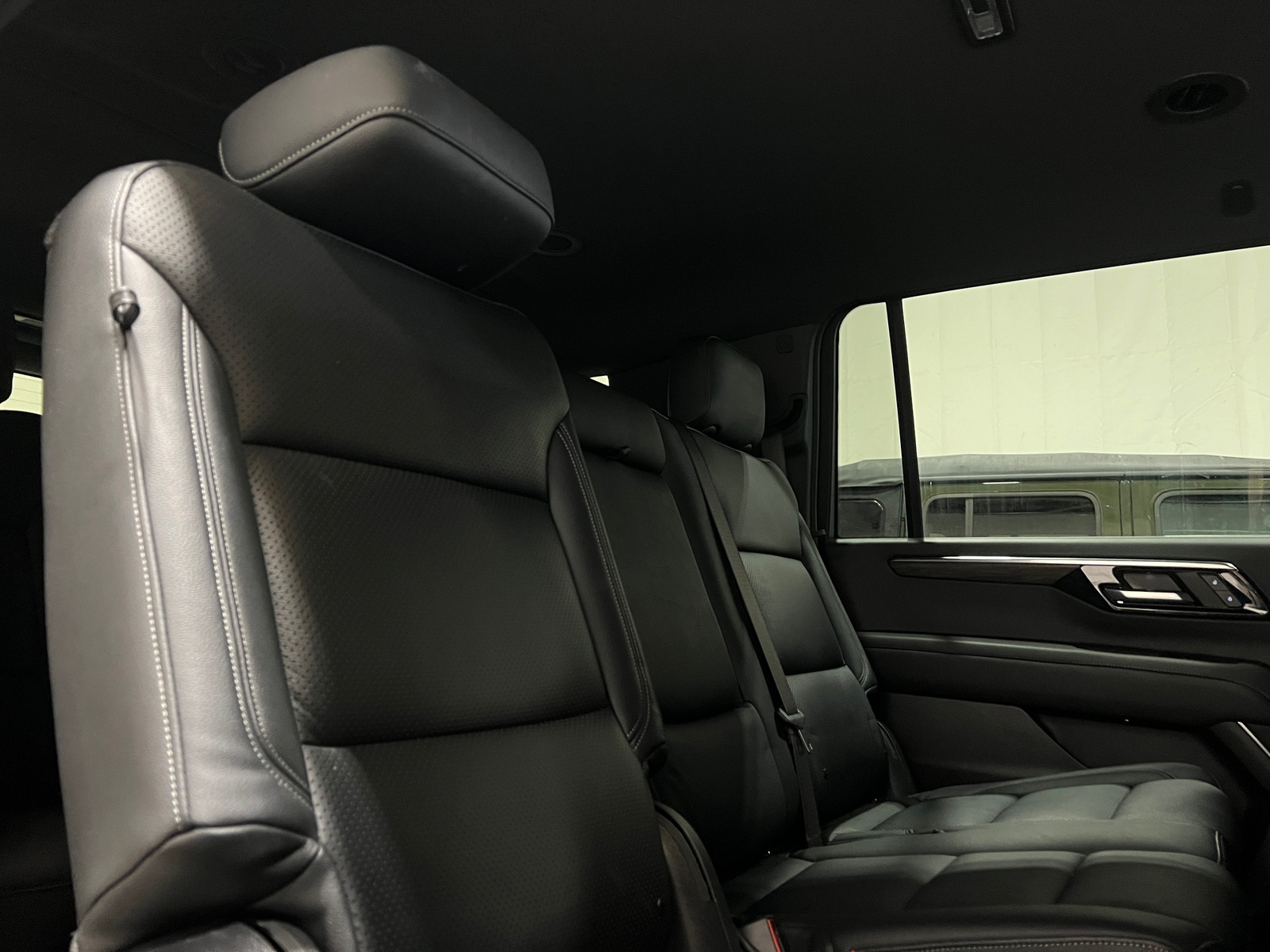 Thumbnail: 2025 Chevrolet Suburban - 6