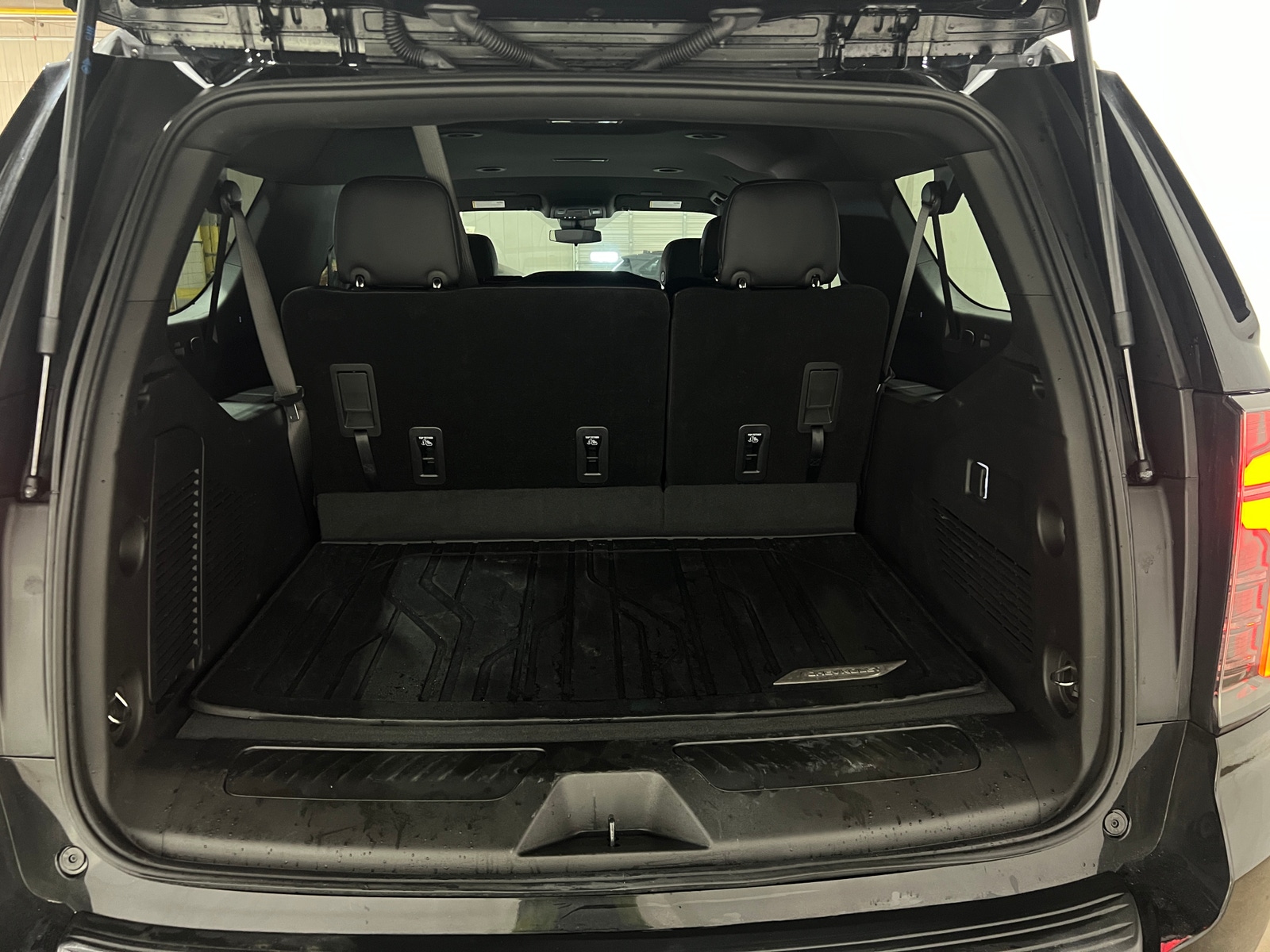 Thumbnail: 2025 Chevrolet Suburban - 7