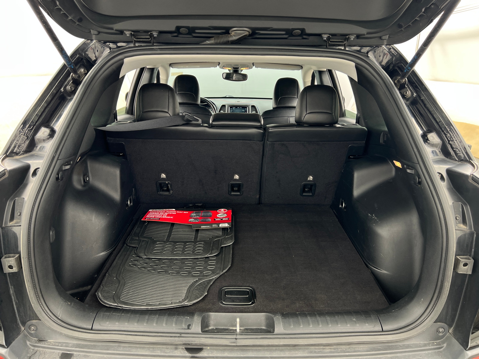 Thumbnail: 2020 Jeep Cherokee - 7