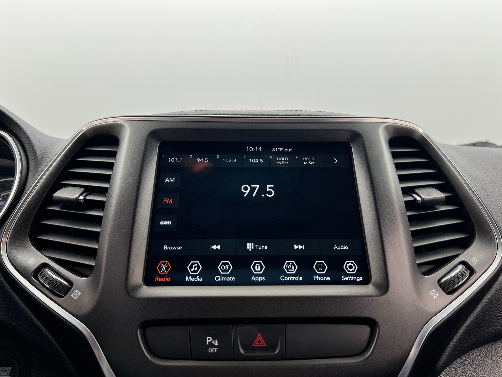 Thumbnail: 2020 Jeep Cherokee - 4