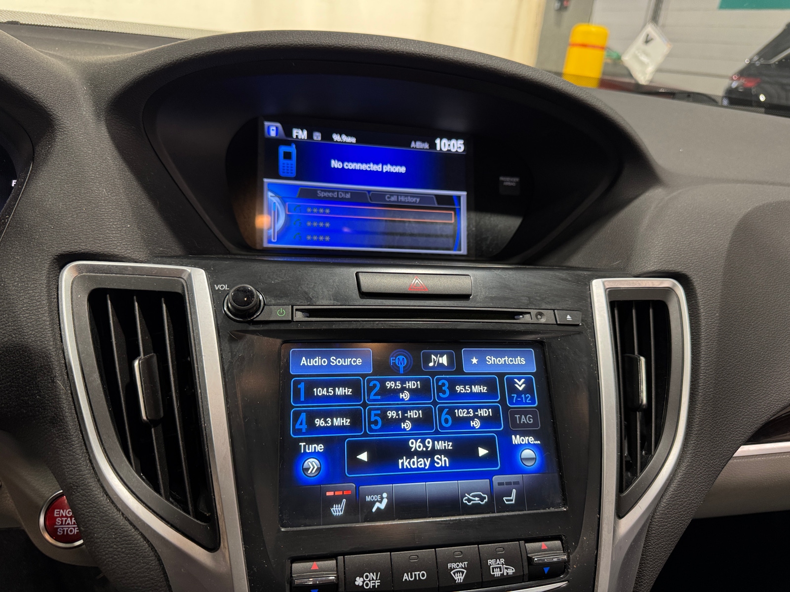 Thumbnail: 2016 Acura TLX - 3