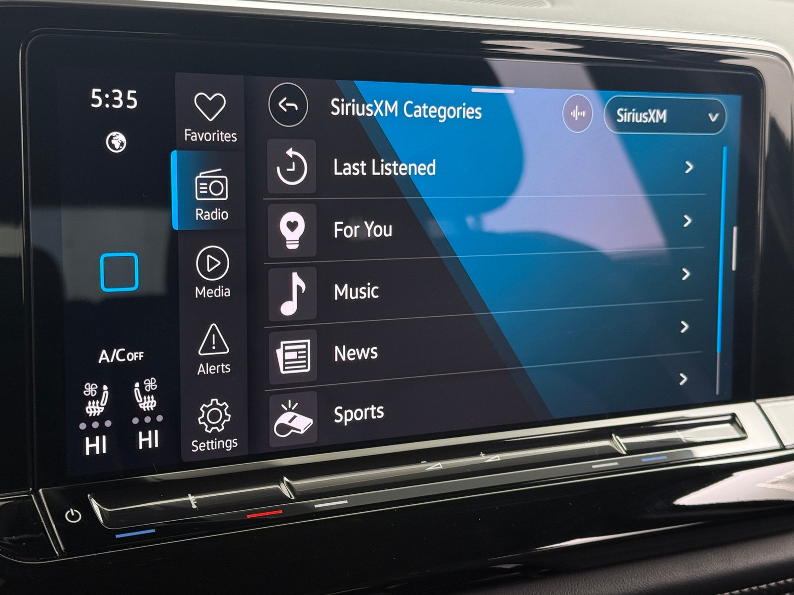 Thumbnail: 2025 Volkswagen Atlas - 3