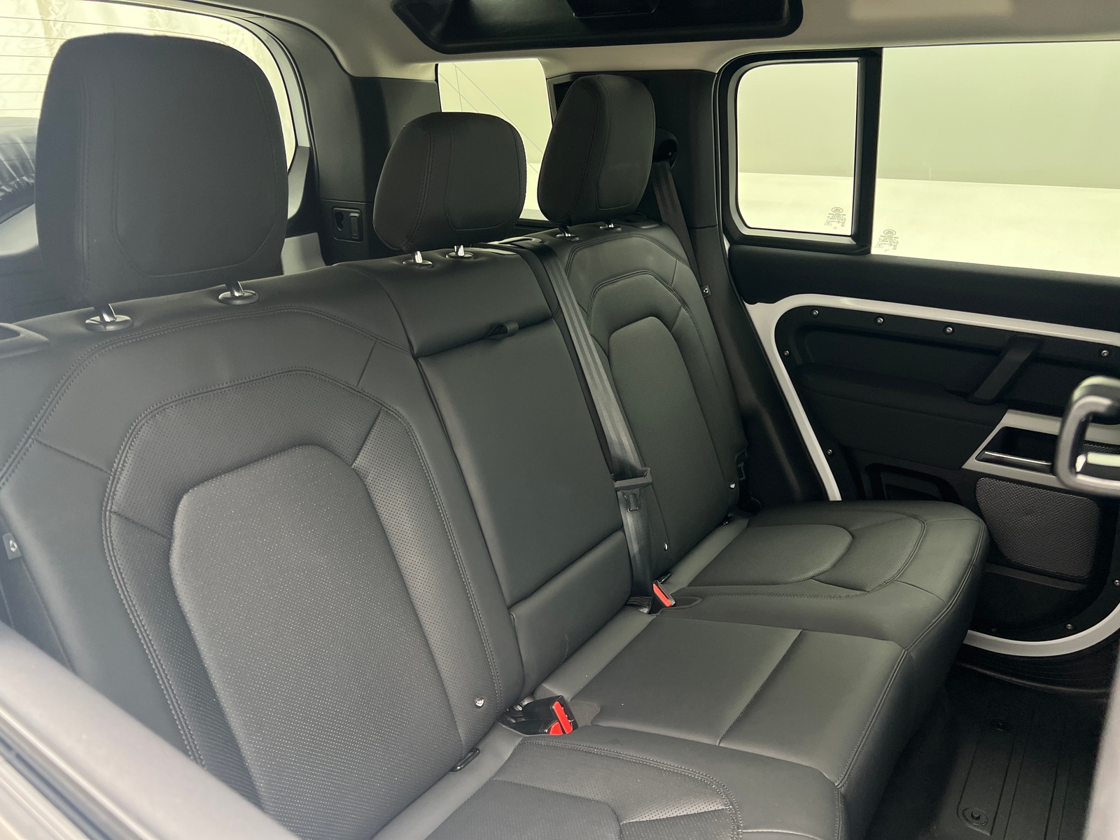 Thumbnail: 2023 Land Rover Defender - 5